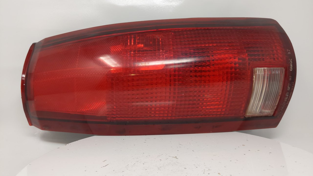 Picture of 1999 Chevrolet Suburban 1500  Tail Lamp Side Lamp Right R8S17B02