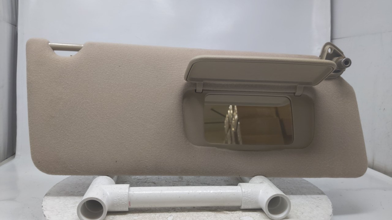 2002-2006 Toyota Camry Passenger Sun Visor Sunvisor Shade Oem Beige R8S17B23 - Oemusedautoparts1.com