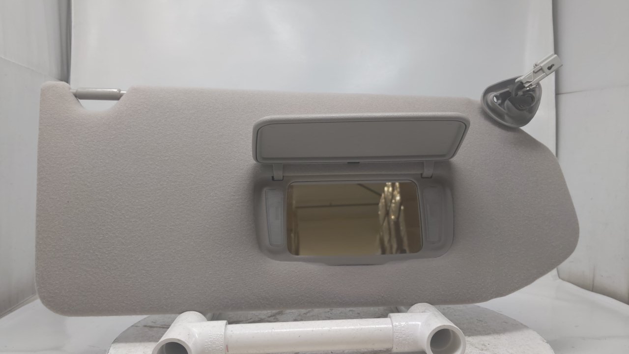 1999-2004 Honda Odyssey Sun Visor Passenger Sunvisor Gray R8S17B25 - Oemusedautoparts1.com