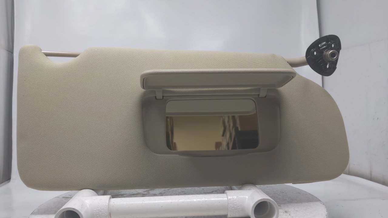 2005-2009 Buick Allure Passenger Side Sun Visor Sunvisor Right Tan R8S17B25 - Oemusedautoparts1.com