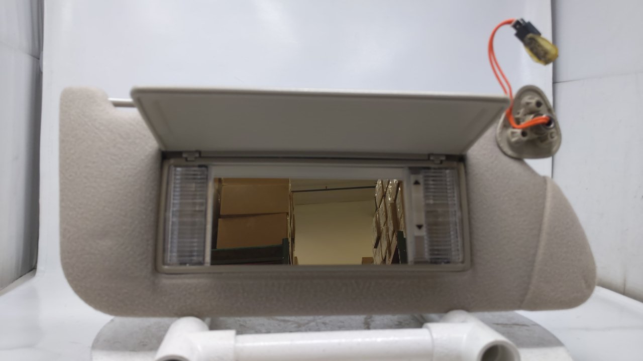 1998-2004 Cadillac Seville Passenger Side Sun Visor Tan R8S10B06 - Oemusedautoparts1.com