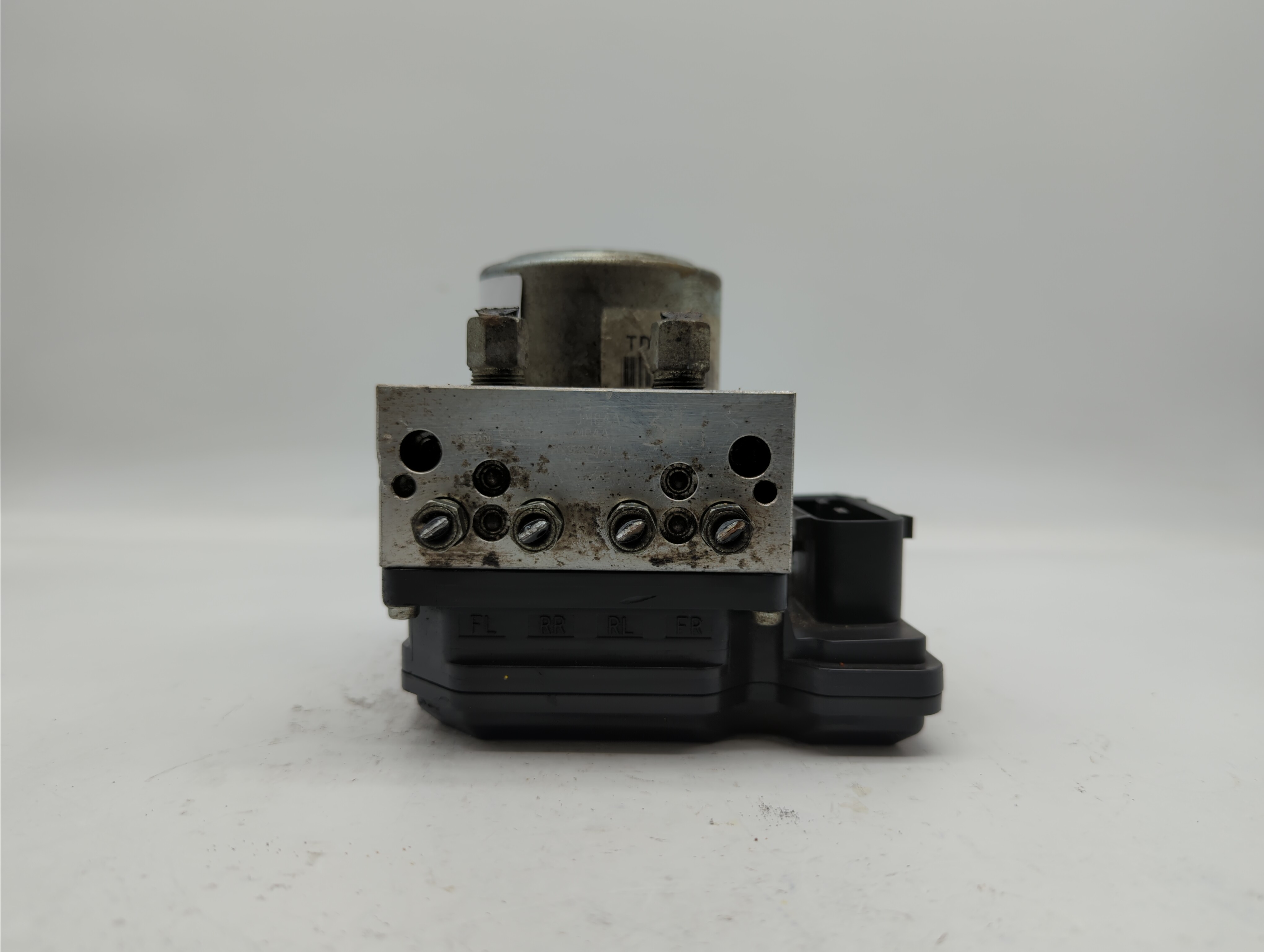 Picture of 2012-2015 Nissan Rogue Abs Pump Control Module 315349