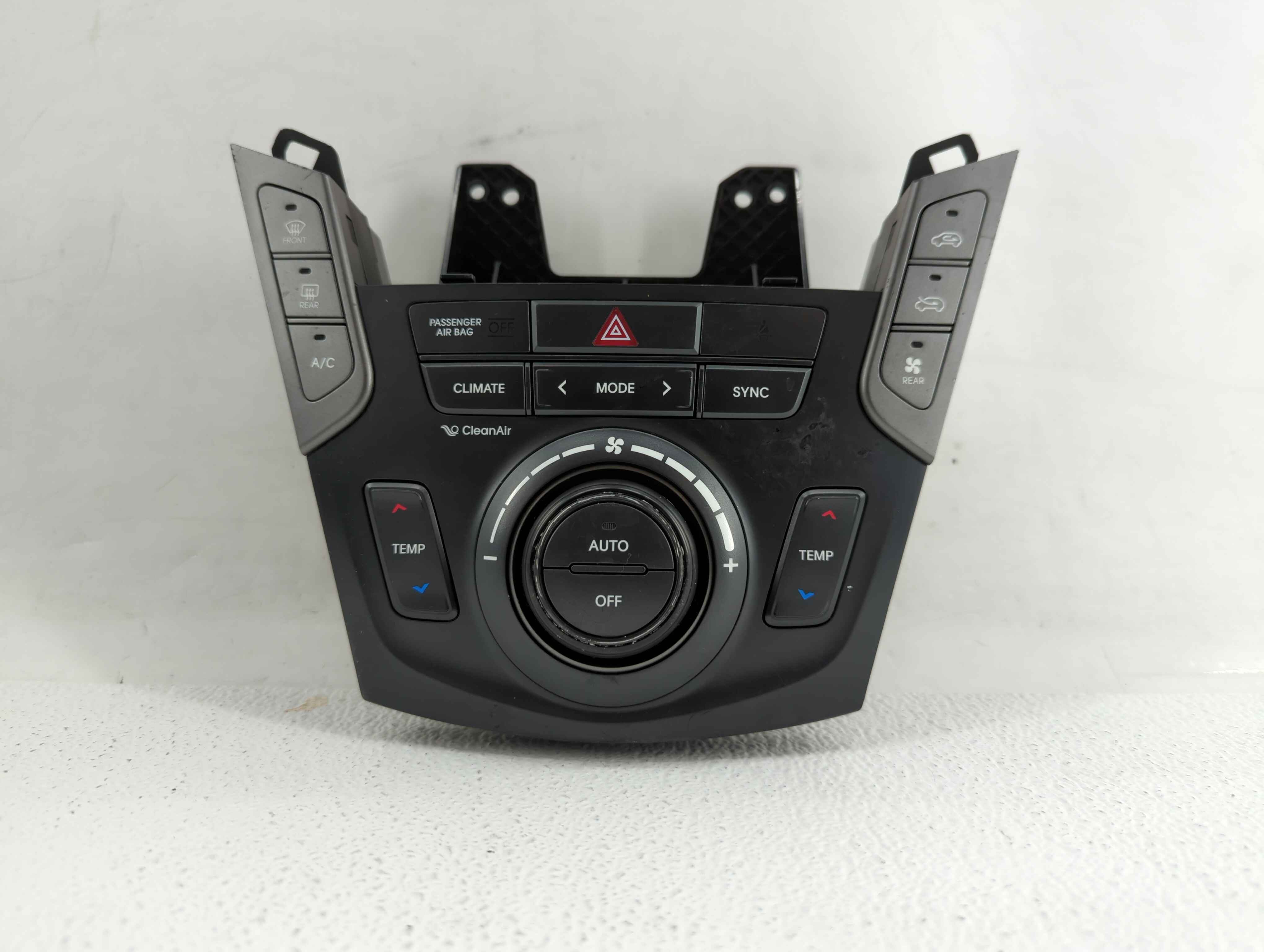 2017-2018 Hyundai Santa Fe Ac Heater Climate Control 97250-b8ef0nn5 316259 - Oemusedautoparts1.com