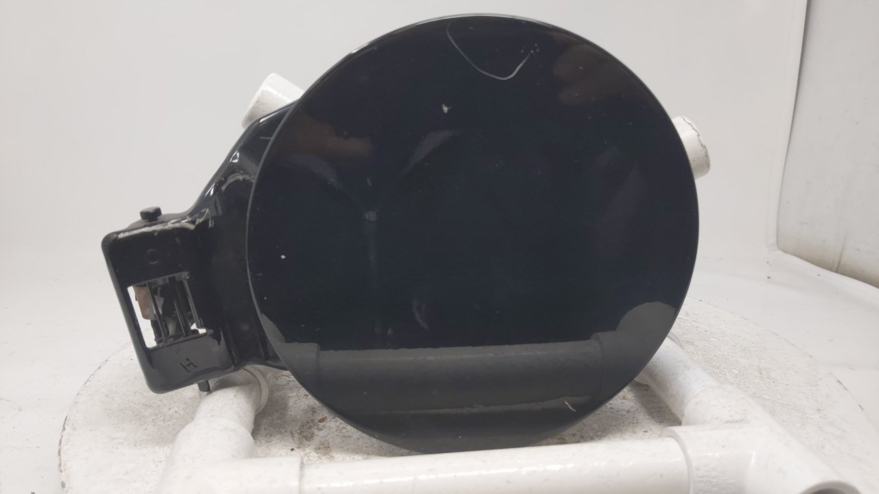 Picture of 2009 Kia Borrego Fuel Tank Cover Gas Lid Black R8S19B10