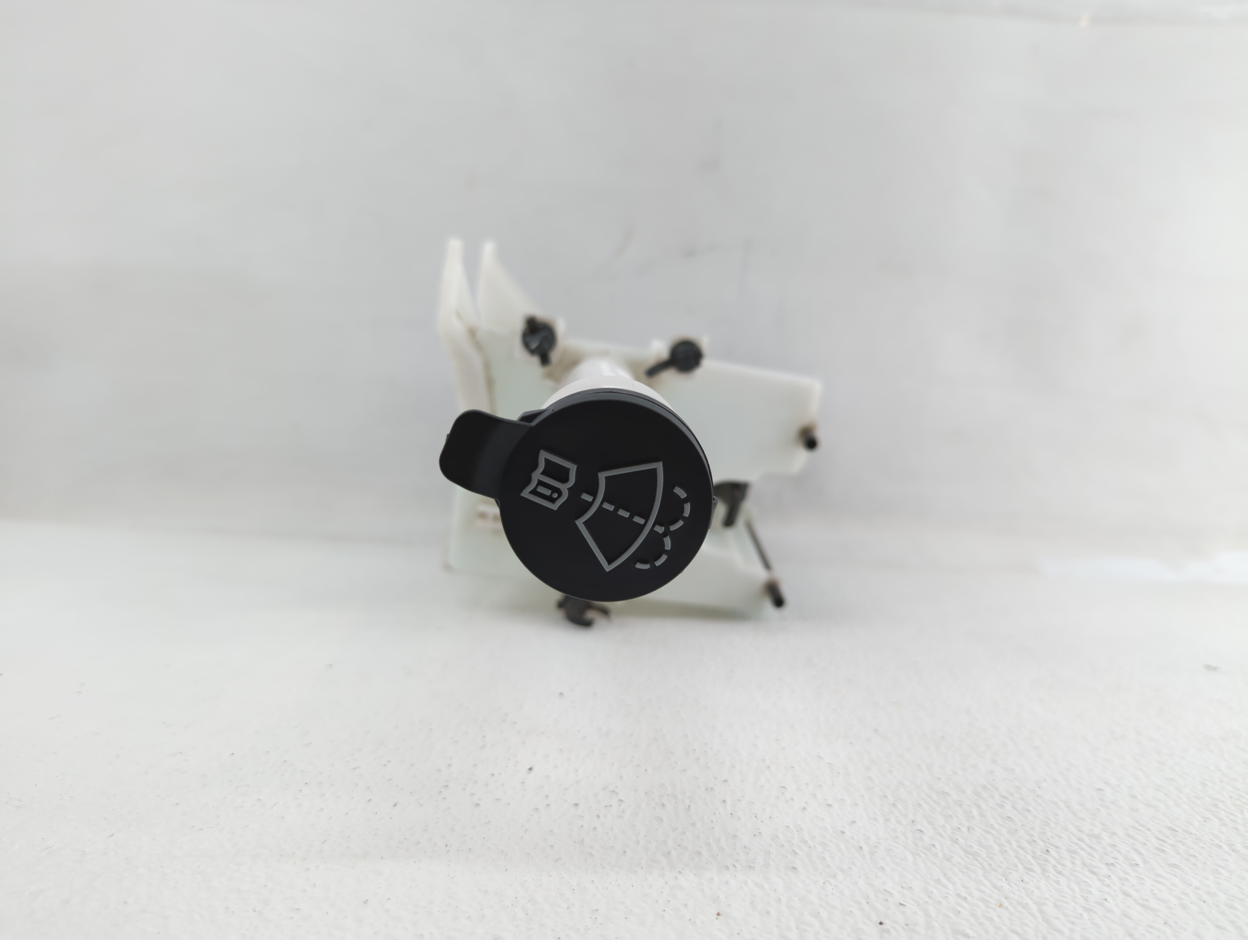 Picture of 2012-2018 Chevrolet Sonic Windshield Washer Fluid Reservoir Bottle Oem 321067