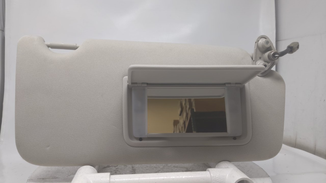 2010 Subaru Legacy Passenger Sun Visor Mirror Right Sunvisor Ivory 32187 - Oemusedautoparts1.com