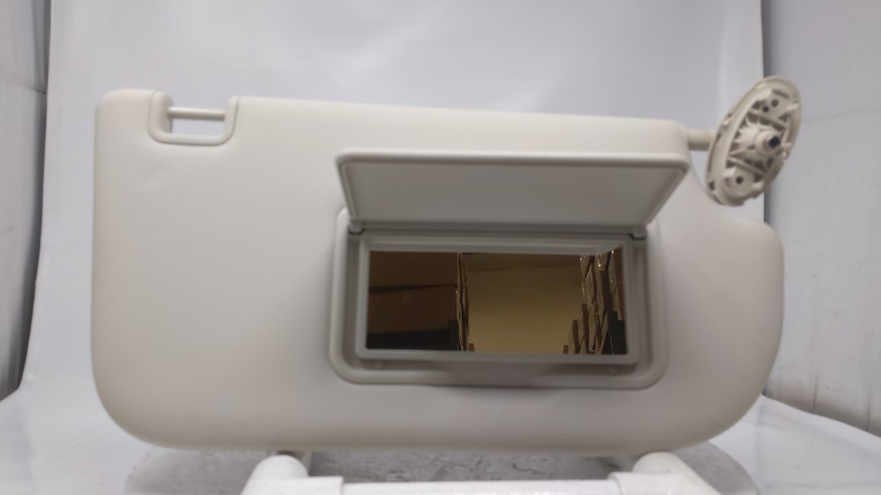 Picture of 2013 Ford Escape Passenger Sun Visor Mirror Right Sunvisor Ivory 32191