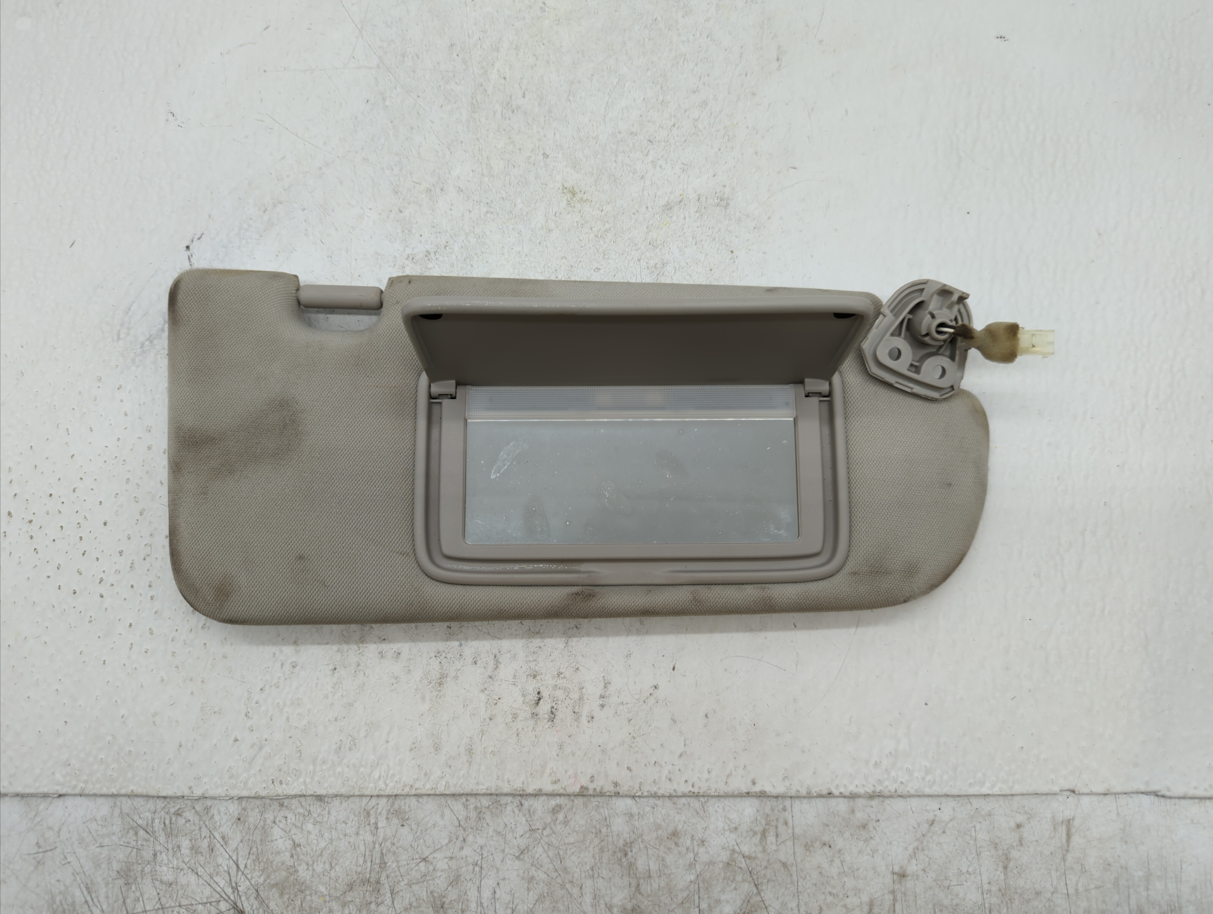 Picture of 2014-2018 Infiniti Q50 Passenger Sun Visor Mirror Right Sunvisor 322014