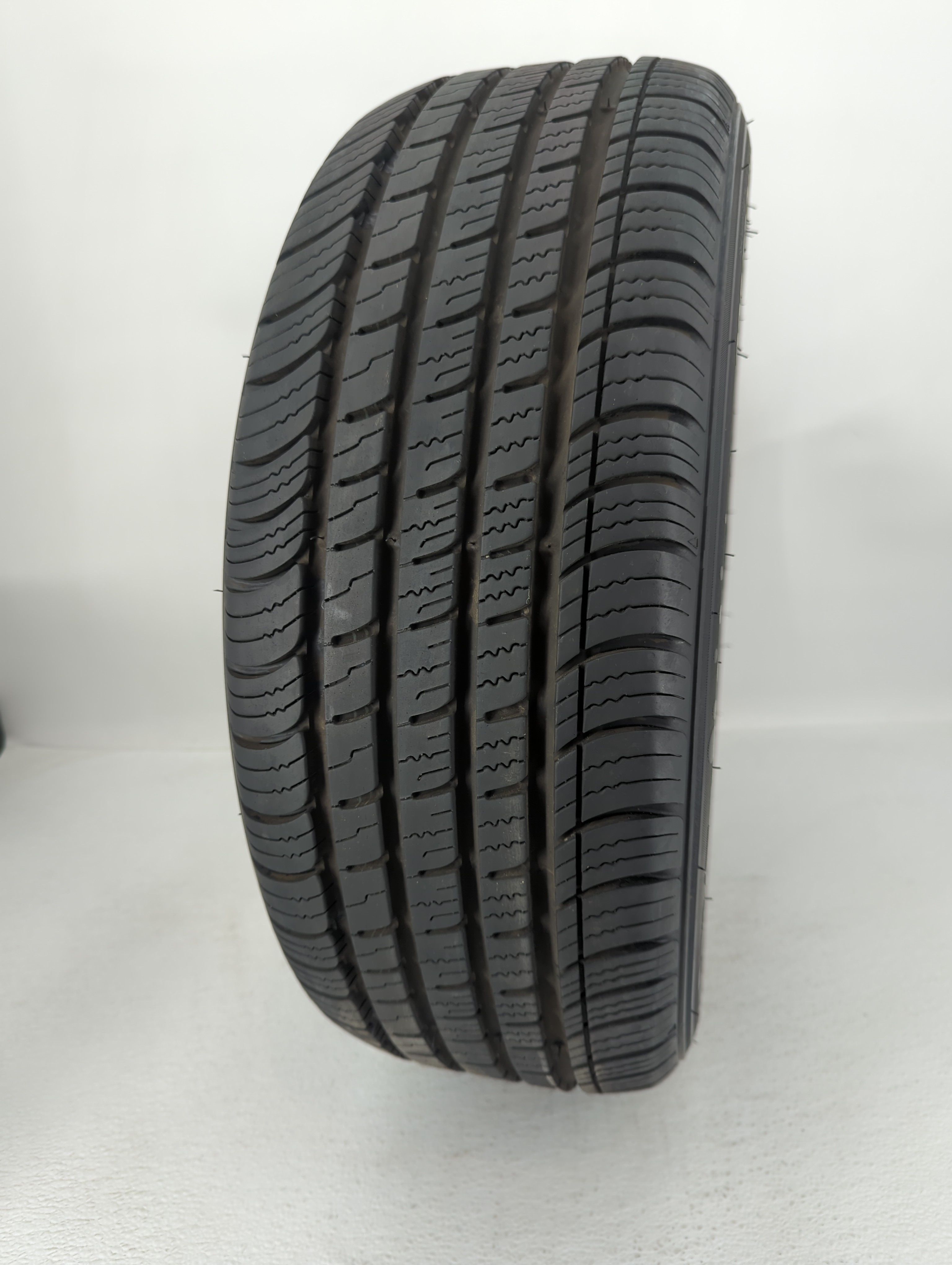 Used Tire 205/55R16 SUREDRIVE TOURING A/S 91V All Season - Tread Depth 9/32 - Oemusedautoparts1.com