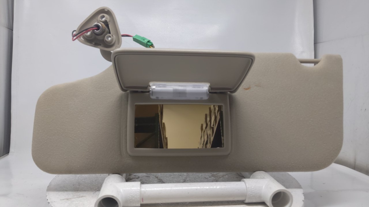 2008-2009 Ford Taurus Driver Sun Visor Sunvisor Shade Beige R8S31B23 - Oemusedautoparts1.com