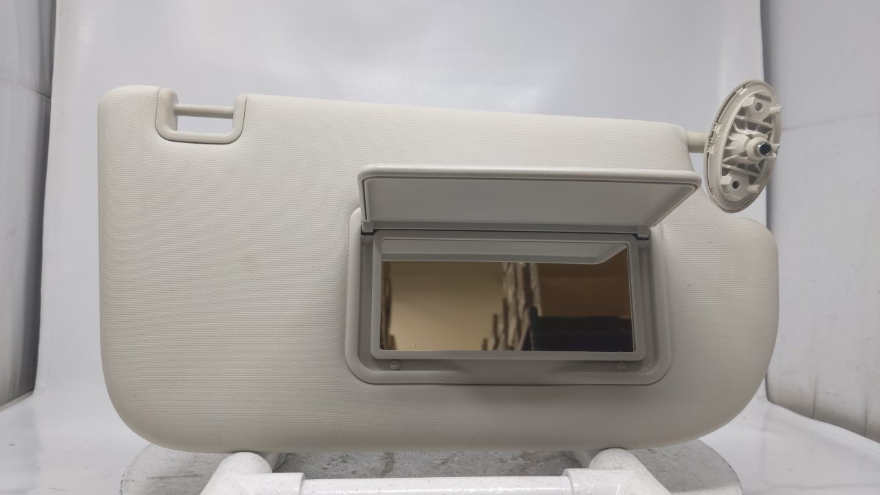 2013-2015 Ford Escape Passenger Sun Visor Sunvisor Shade Oem Ivory R8S31B24 - Oemusedautoparts1.com
