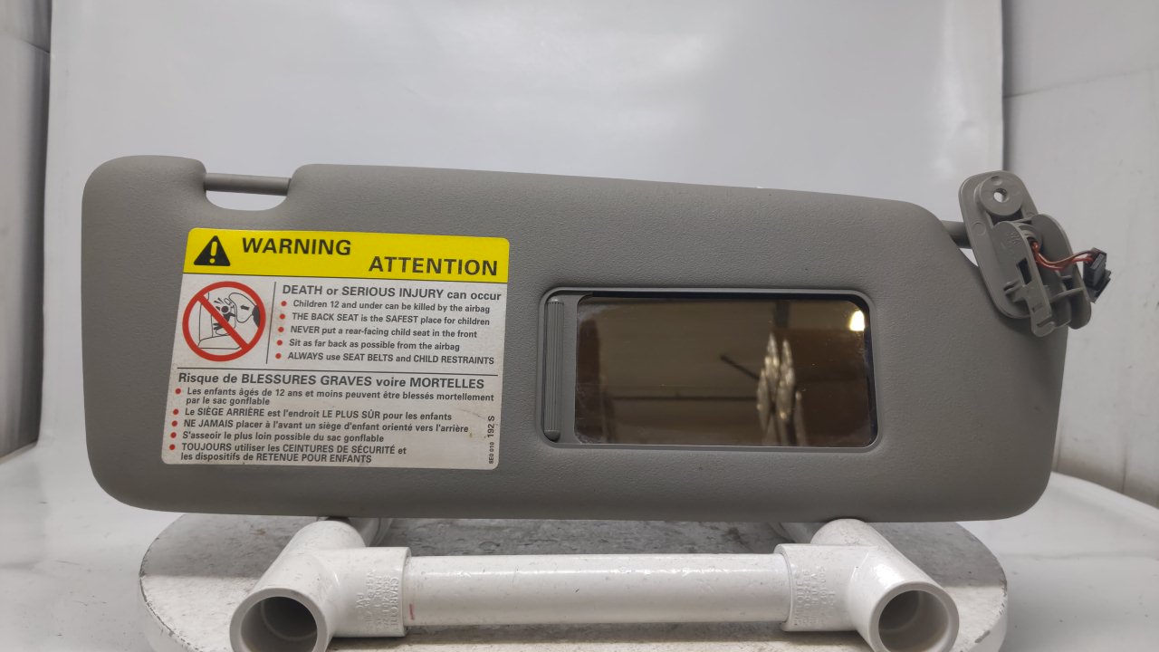 2002-2008 Audi A4 Passenger Side Sun Visor Sunvisor Shade Gray R8S32B04 - Oemusedautoparts1.com