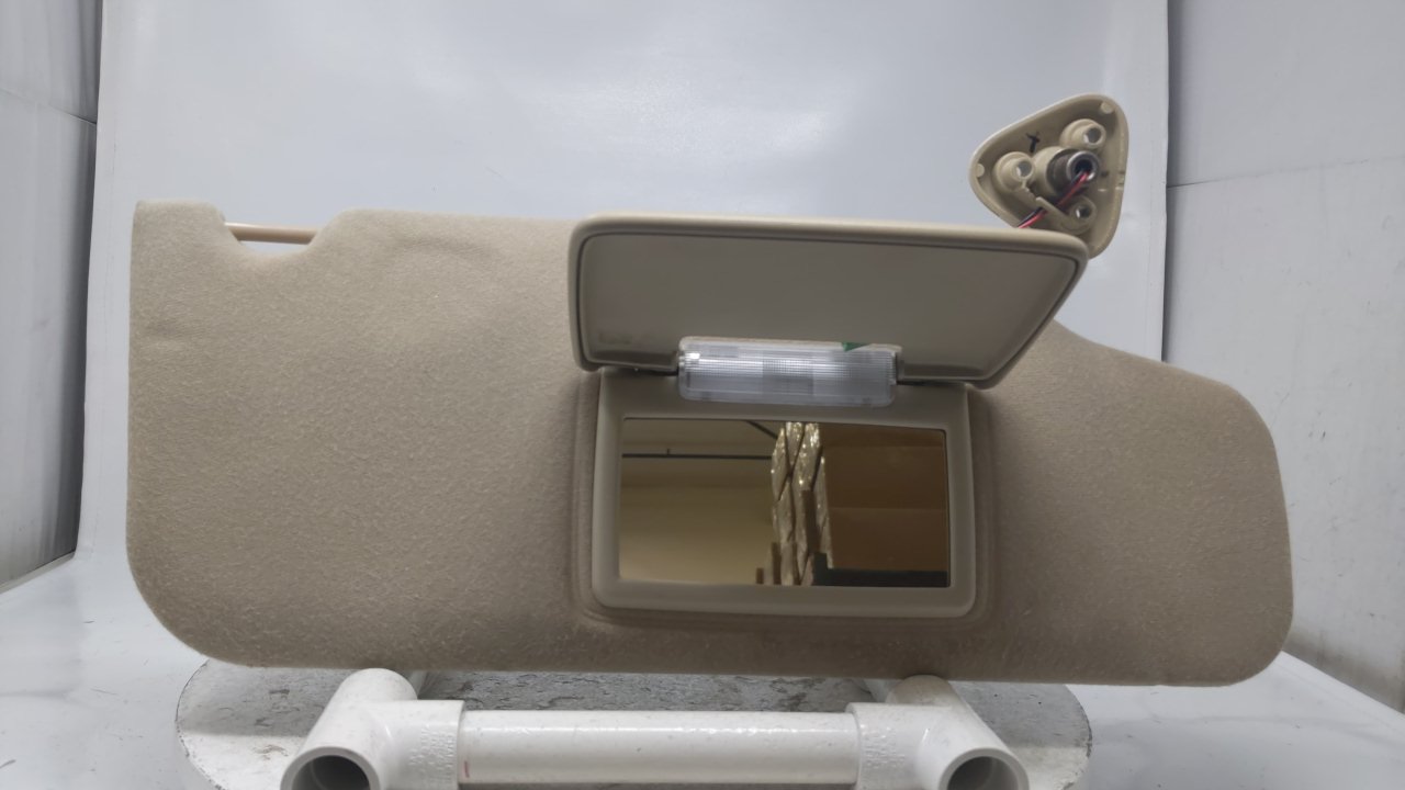 2005-2007 Ford Five Hundred Passenger Sun Visor Sunvisor Shade Oem Tan R8S32B05 - Oemusedautoparts1.com
