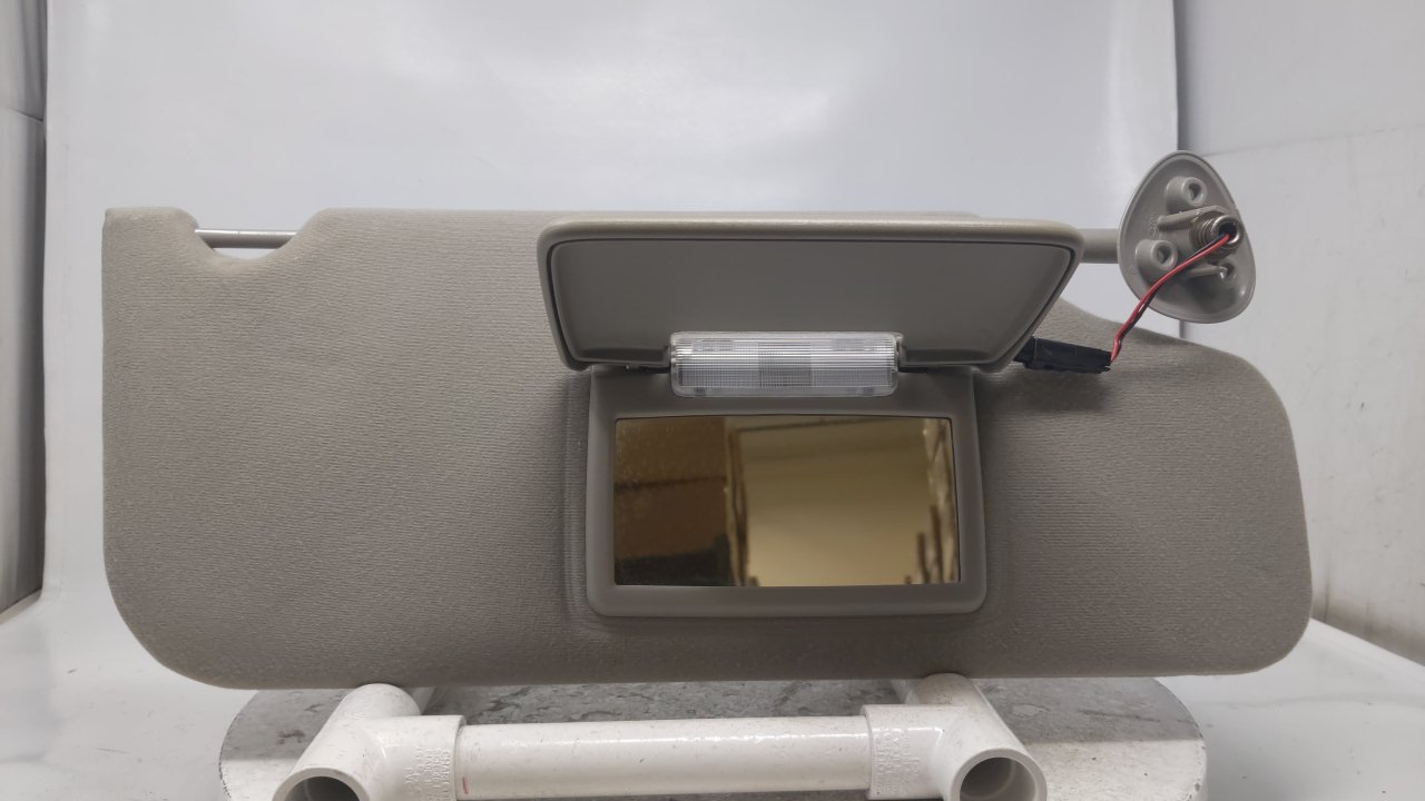2000-2007 Ford Taurus Passenger Sun Visor Sunvisor Gray R8S32B05 - Oemusedautoparts1.com