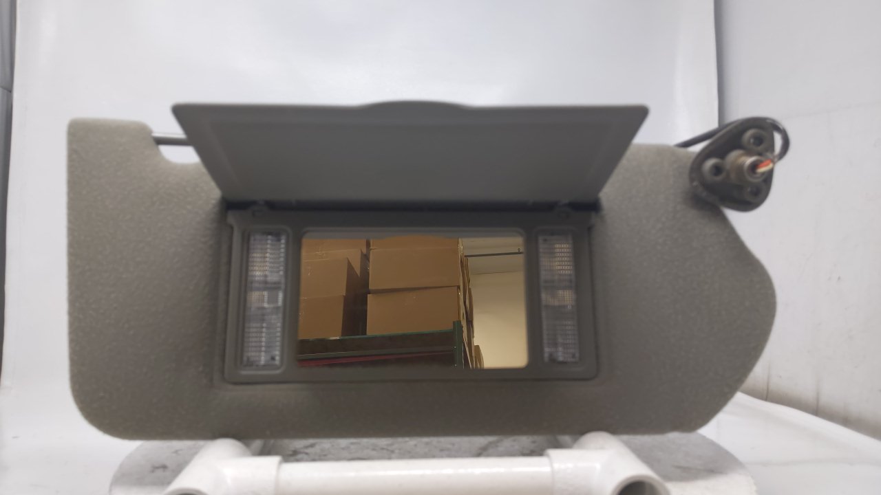 2000-2005 Chevrolet Impala Passenger Sun Visor Sunvisor Gray R8S32B05 - Oemusedautoparts1.com