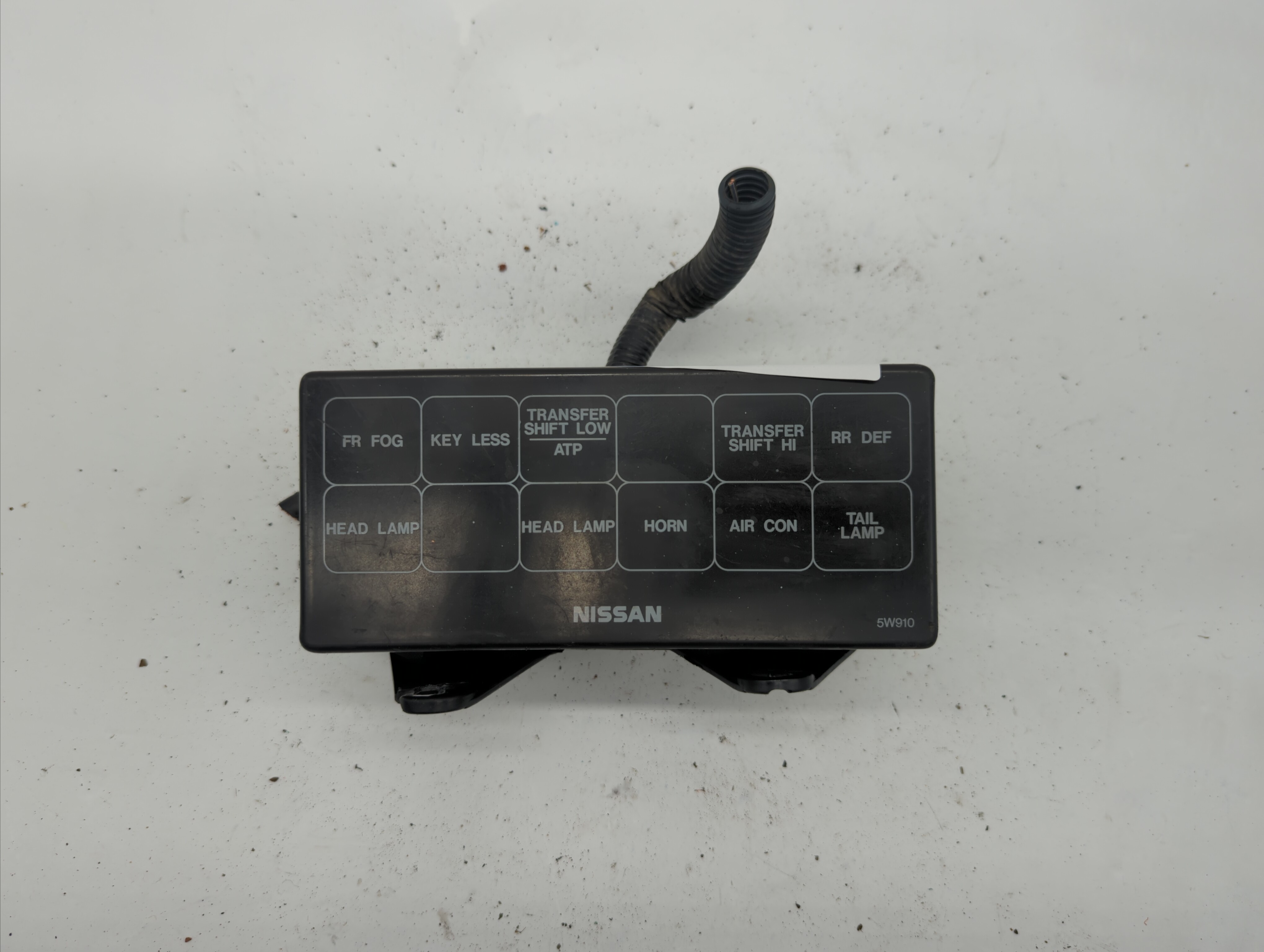 2001-2004 Nissan Pathfinder Fusebox Fuse Box Relay Module 7154-3080 325962 - Oemusedautoparts1.com