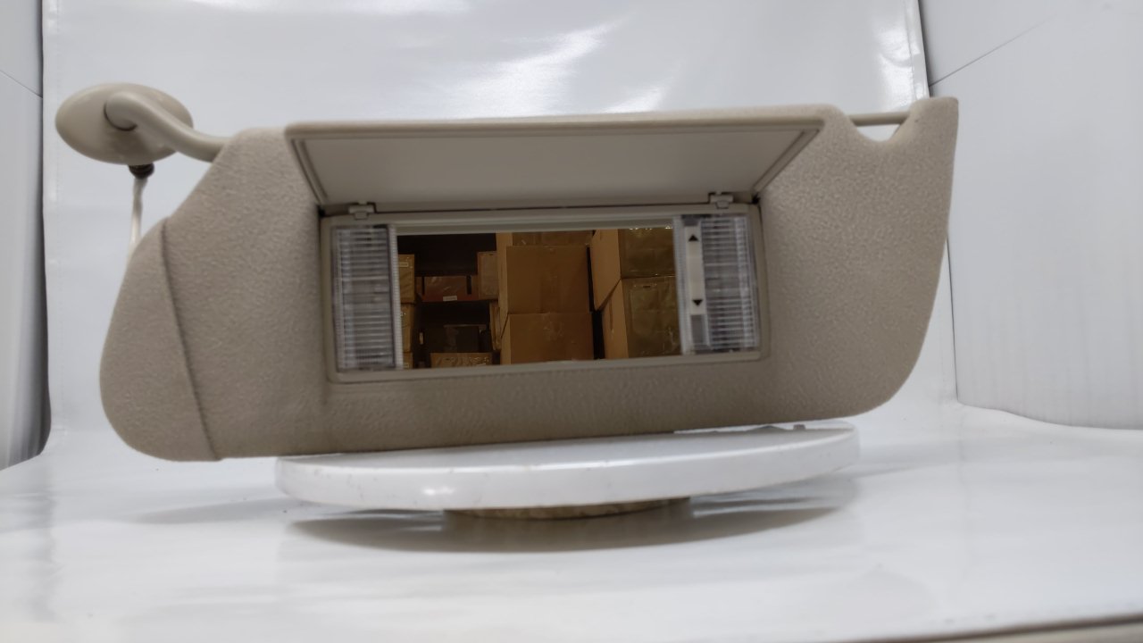 1998-1999 Cadillac Deville Driver Sun Visor Left Shade Tan R8S32B22 - Oemusedautoparts1.com