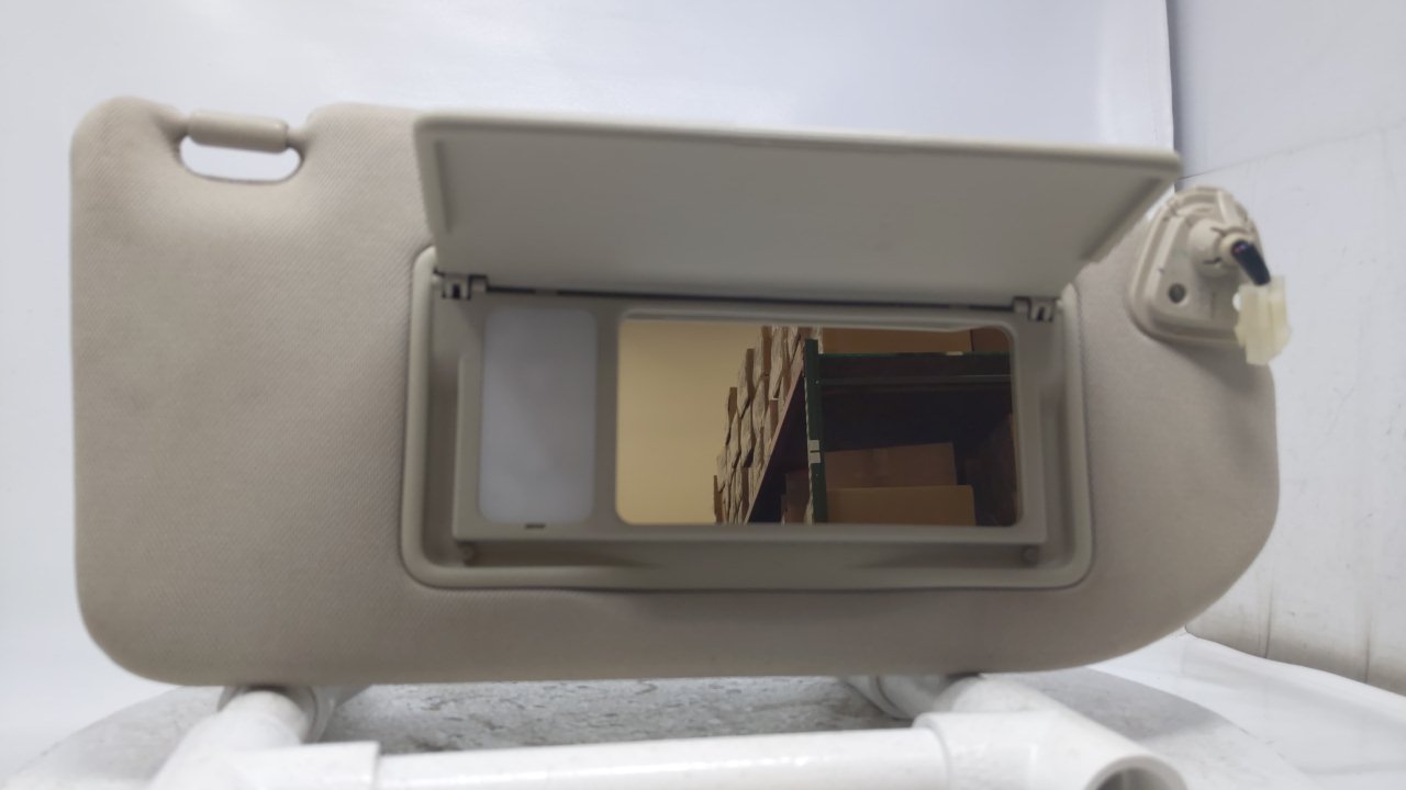2011-2012 Infiniti G25 Passenger Sun Visor Sunvisor Shade Oem Beige R8S32B09 - Oemusedautoparts1.com