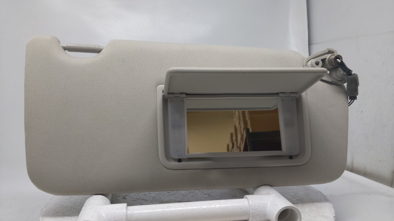 2010 Subaru Legacy Passenger Sun Visor Mirror Right Sunvisor Gray 32686 - Oemusedautoparts1.com