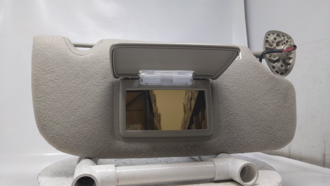 2005-2008 Saab 9-7x 9-7 Passenger Side Sun Visor Sunvisor Shade Gray R8S32B12 - Oemusedautoparts1.com