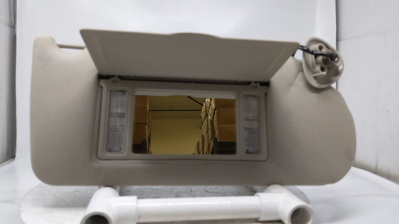 2004-2008 Pontiac Grand Prix Passenger Rh Sun Visor Gray R8S32B15 - Oemusedautoparts1.com