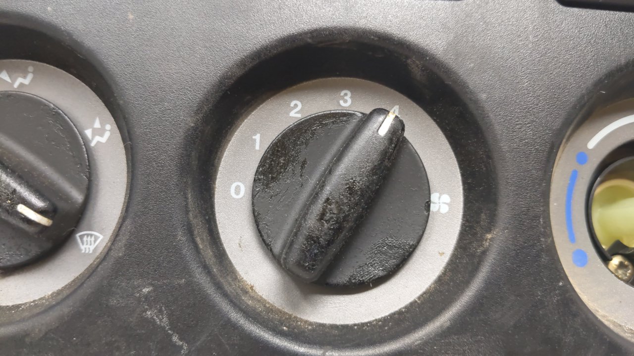 2002 Mini Mini Ac Heater Climate Control 32833 - Oemusedautoparts1.com