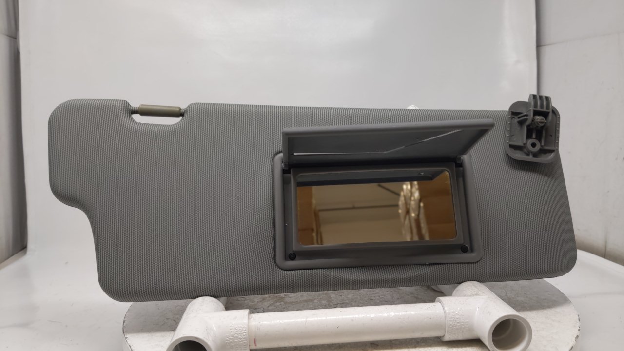 2004-2008 Suzuki Reno Passenger Sunvisor Sun Visor Shade Oem Gray R8S34B07 - Oemusedautoparts1.com
