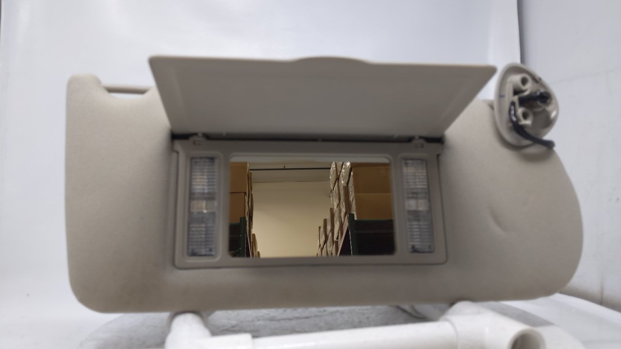 2004-2008 Pontiac Grand Prix Passenger Sunvisor Sun Visor Shade Gray R8S34B08 - Oemusedautoparts1.com