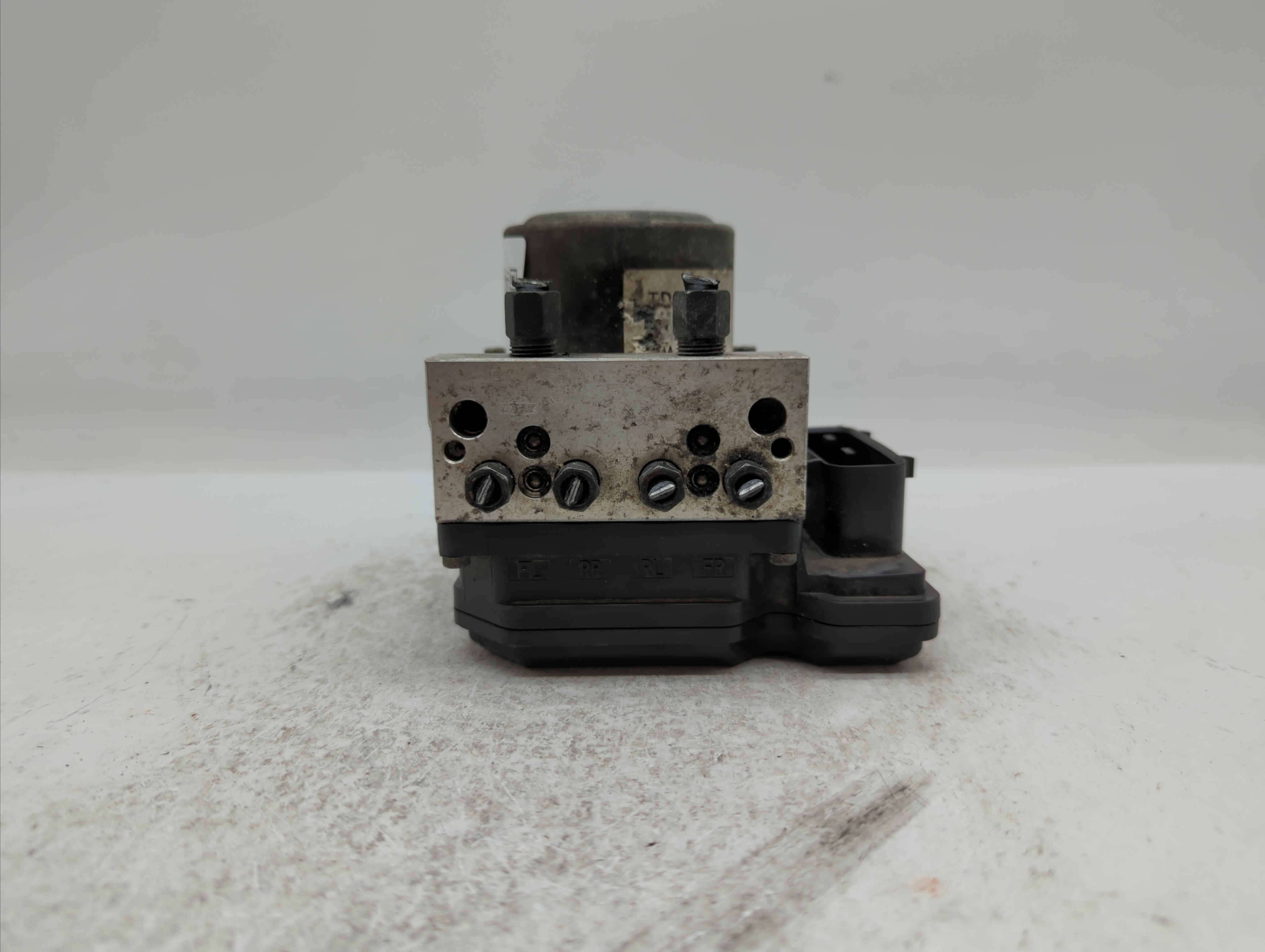 2011-2011 Nissan Rogue Abs Pump Control Module 329458 - Oemusedautoparts1.com