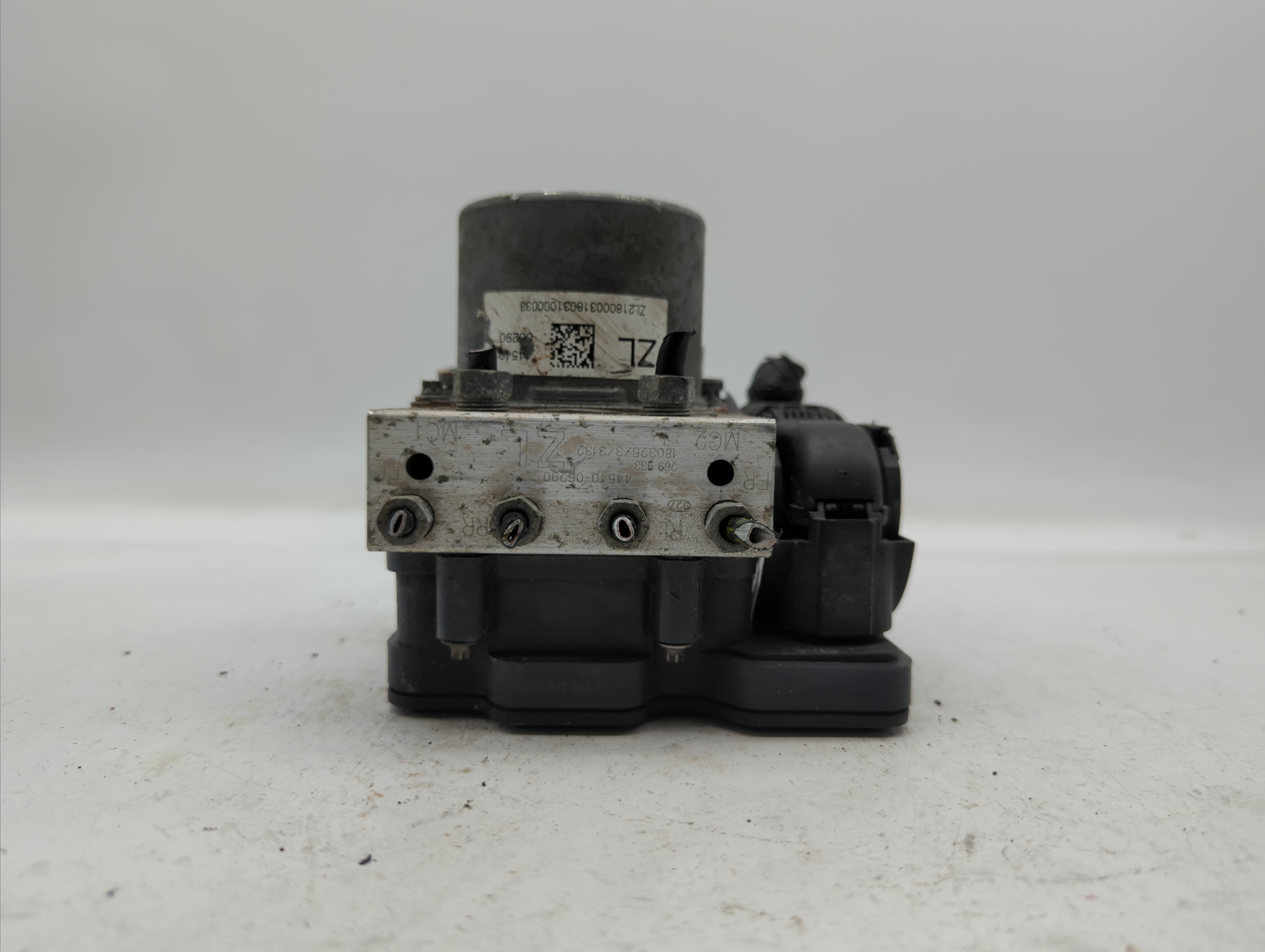 Picture of 2018-2018 Toyota Camry Abs Pump Control Module 329738