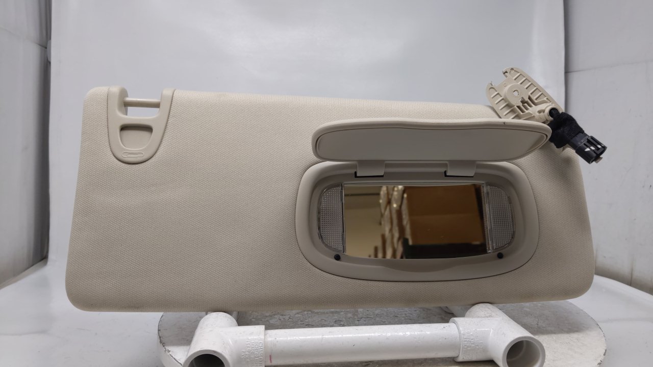 2015 Chrysler 200 Touring Passenger Sun Visor Sunvisor Shade Oem Ivory R8S34B12 - Oemusedautoparts1.com