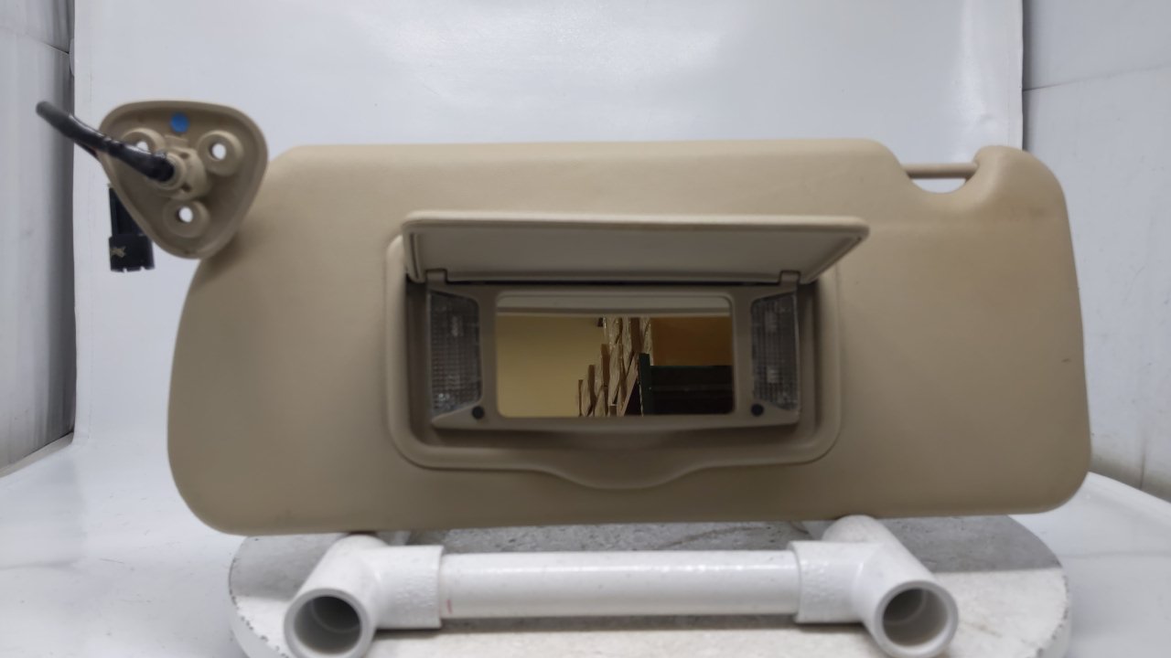 2003-2007 Cadillac Cts Driver Sun Visor Sunvisor Tan R8S34B13 - Oemusedautoparts1.com