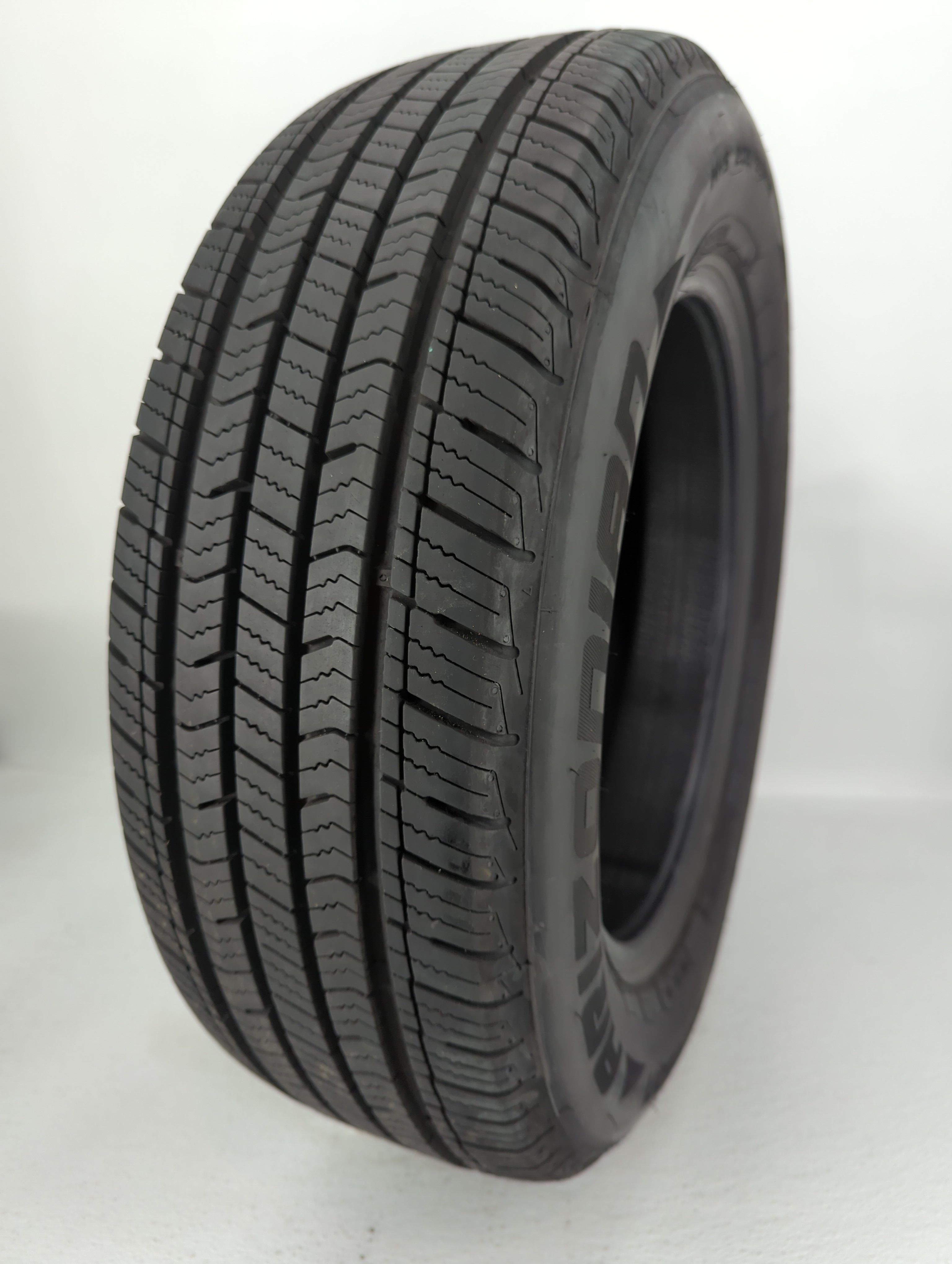 Used Tire 205/65R16 ARIZONIAN SILVER EDITION ALL SEASON 95H All Season - 9/32 - Oemusedautoparts1.com