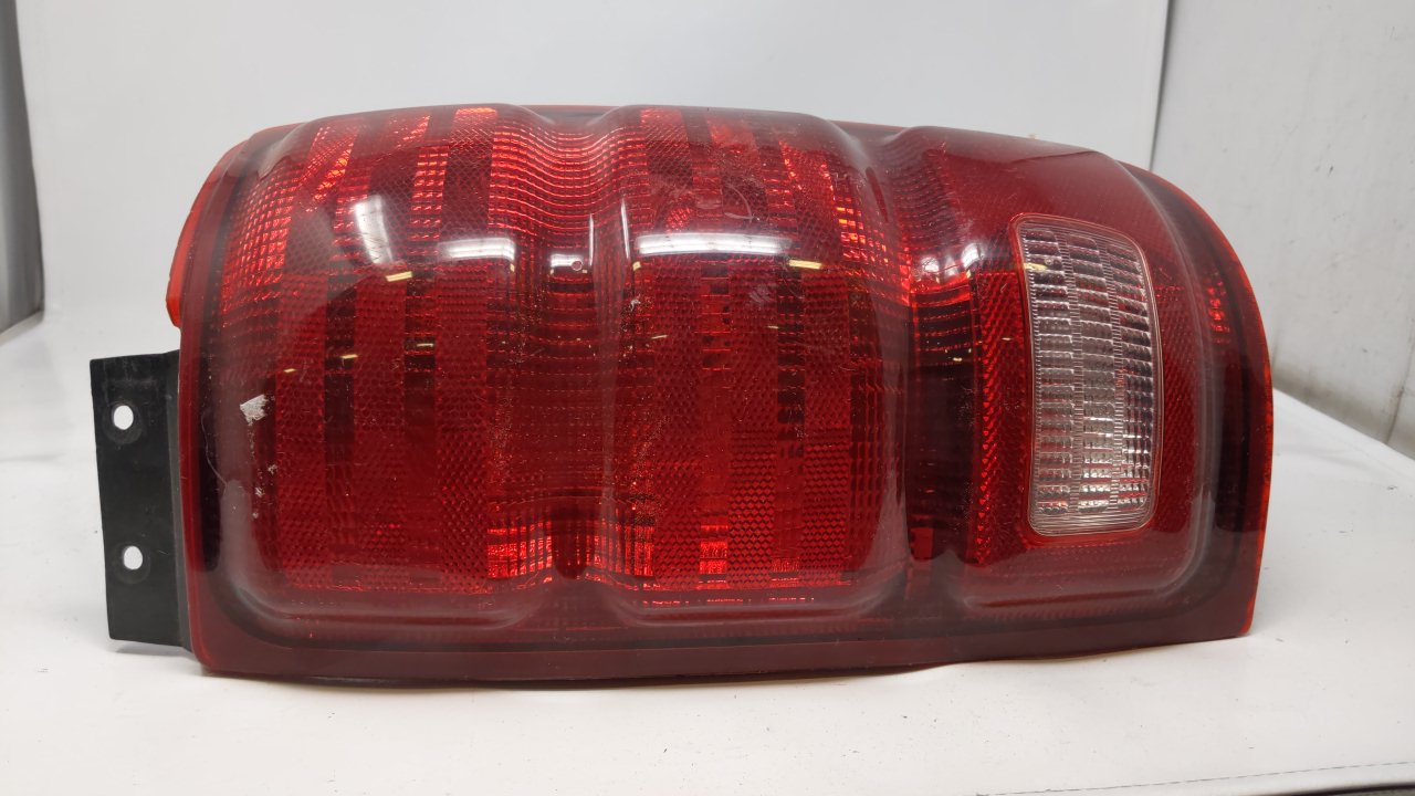 Picture of 1997-2002 Ford Expedition Passenger Right Side Tail Light Taillight Oem 33168