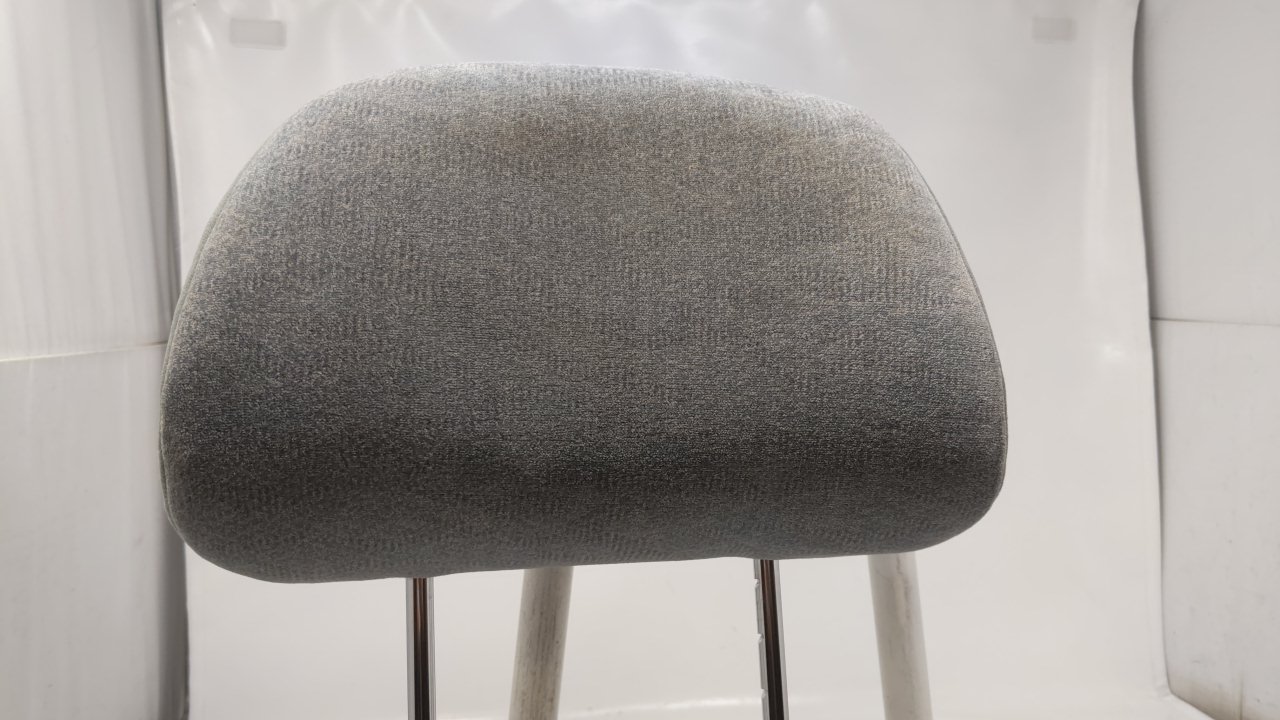2000-2005 Kia Optima Headrest Driver Passenger Front Cloth Gray R8S35B03 - Oemusedautoparts1.com