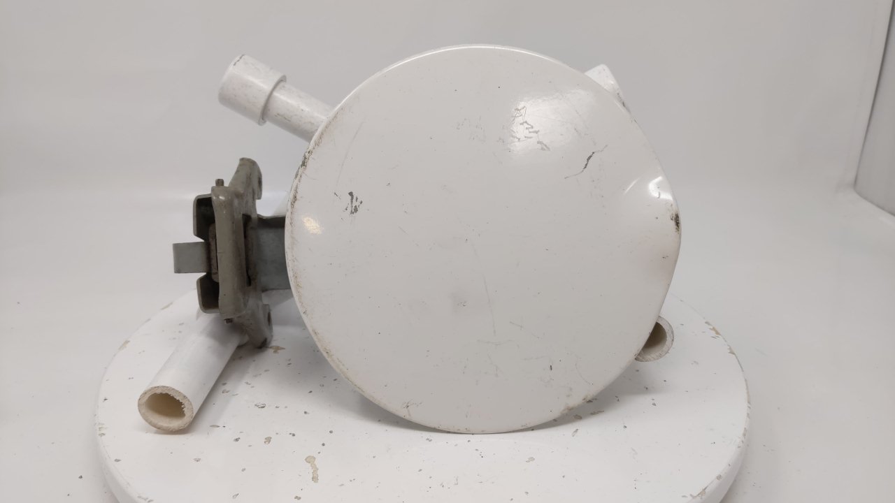 Picture of 2001 Volkswagen Van Fuel Tank Door Lid Gas Tank 33349
