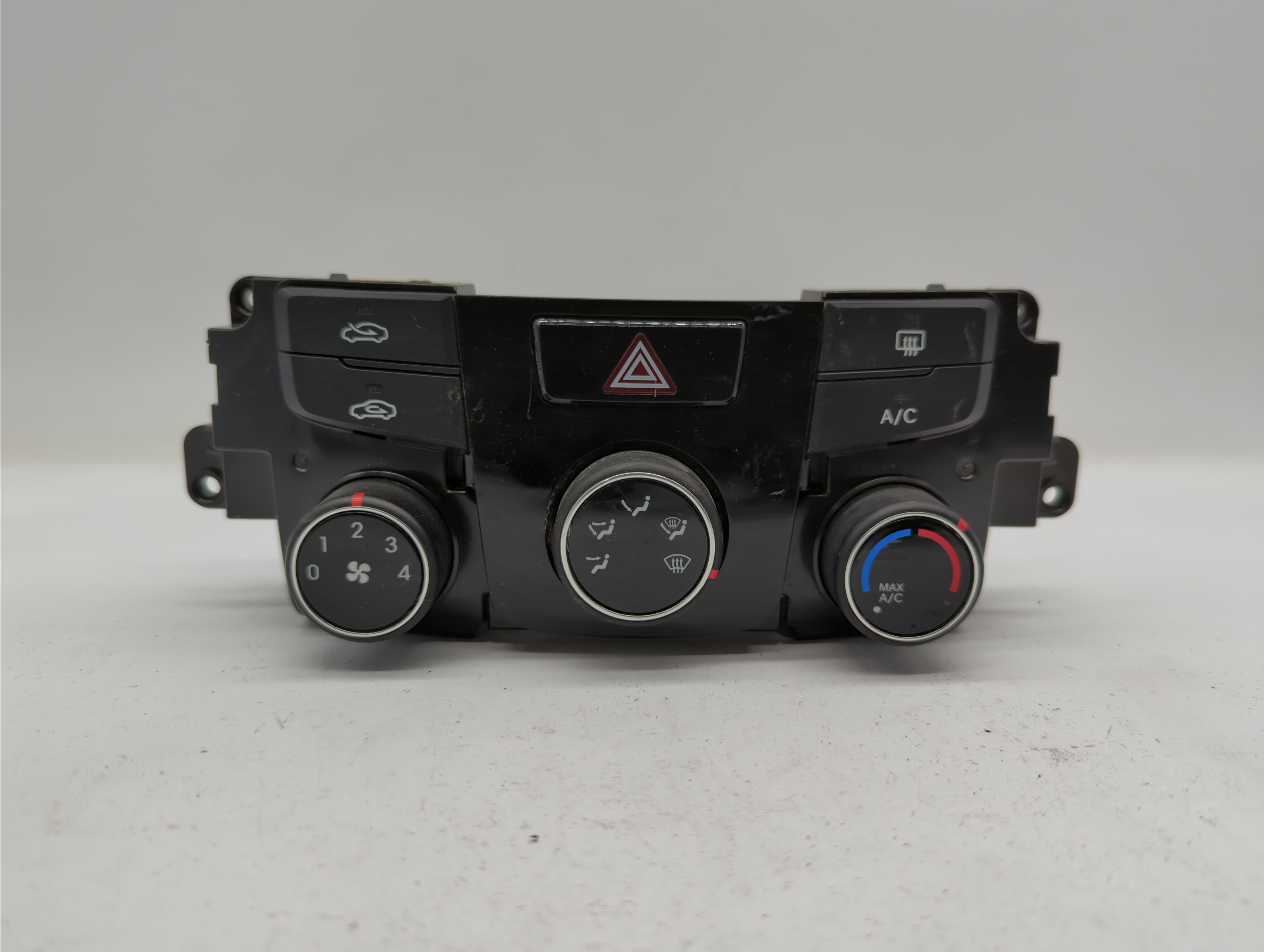 Picture of 2014-2014 Hyundai Sonata Ac Heater Climate Control Temperature Oem 336018