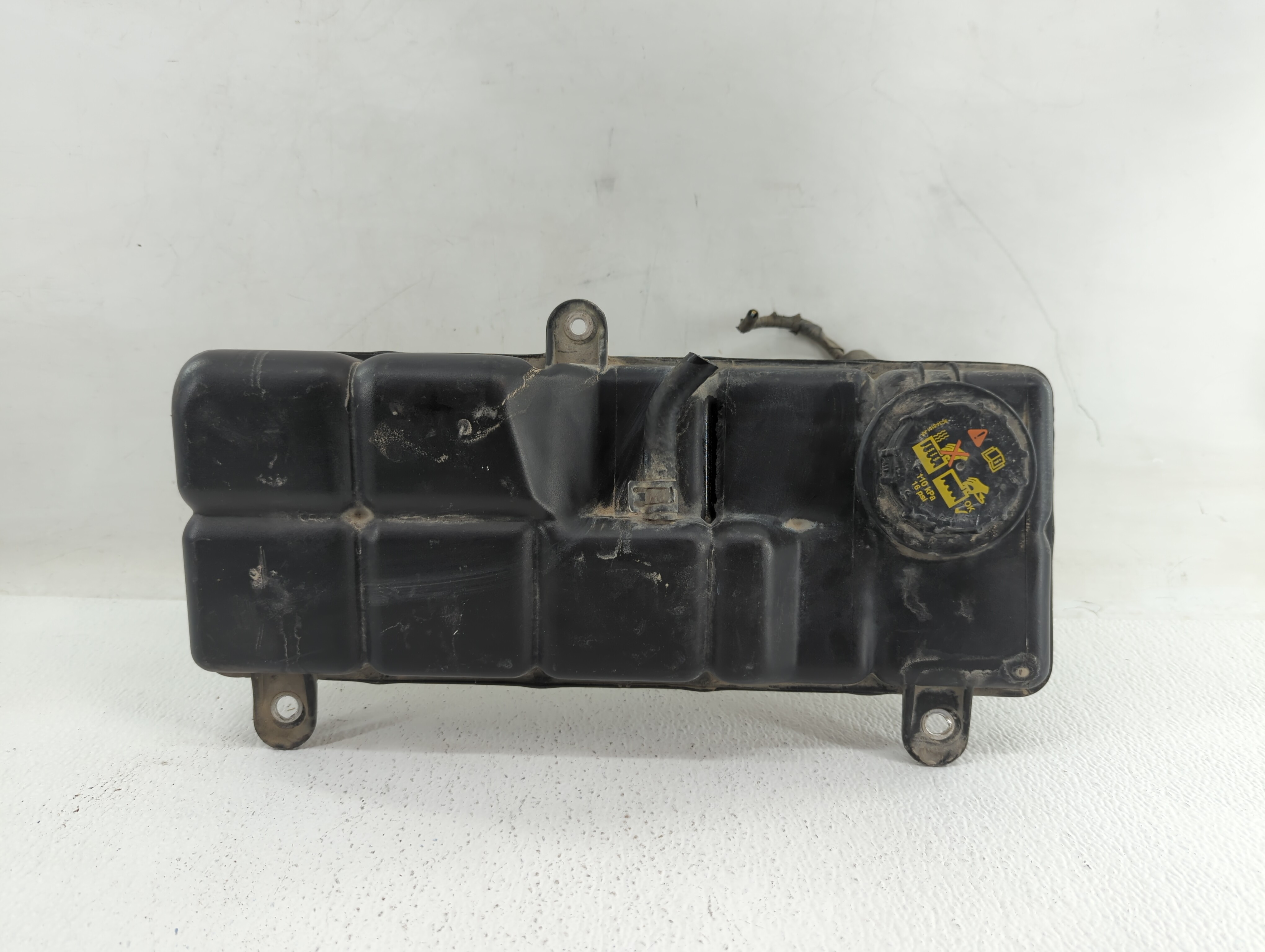 2016 Ford Expedition Radiator Coolant Overflow Expansion Tank Bottle 336880 - Oemusedautoparts1.com