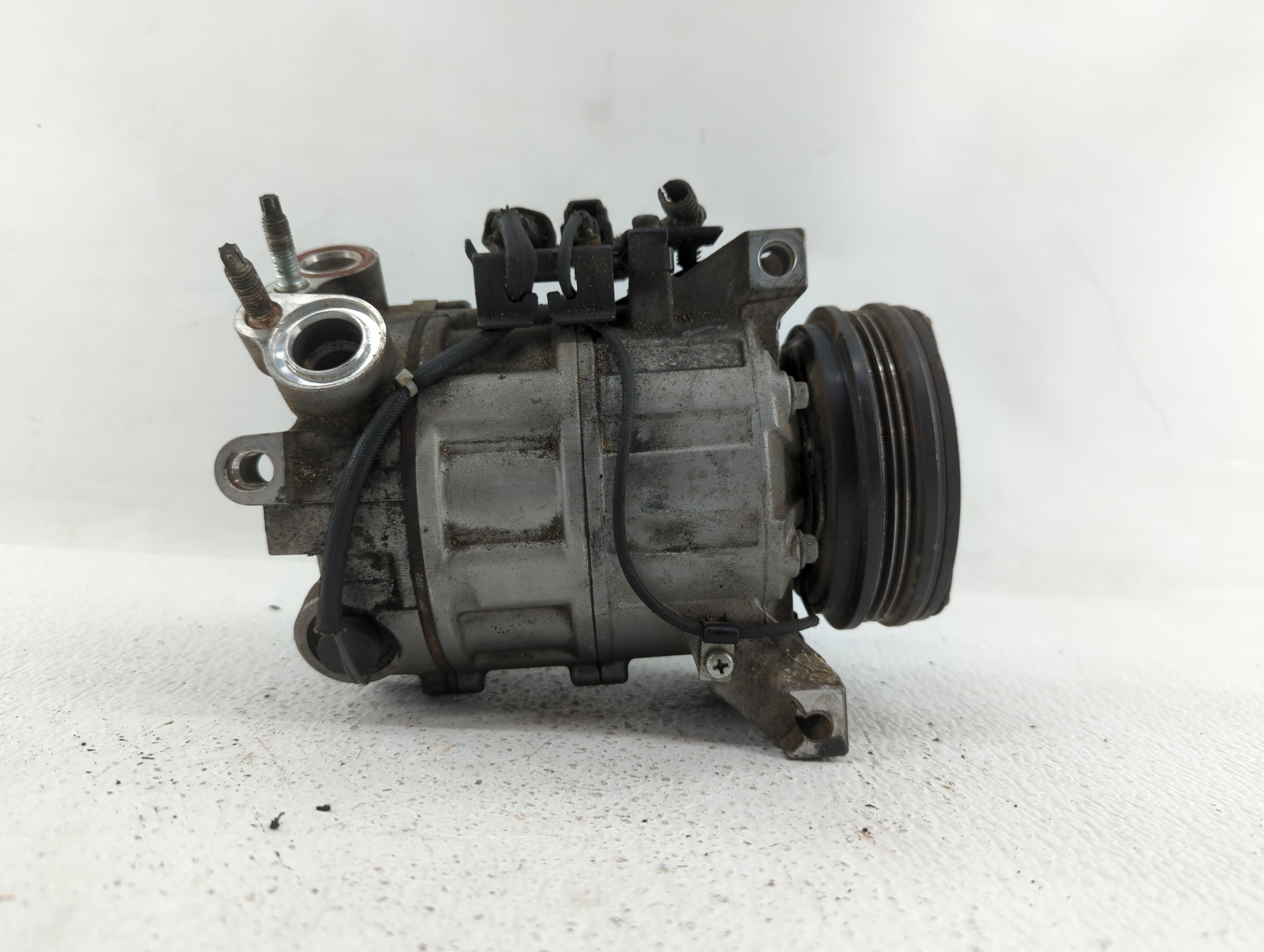 Picture of 2014 Volvo V60 Air Conditioning A/c Ac Compressor Oem 338656