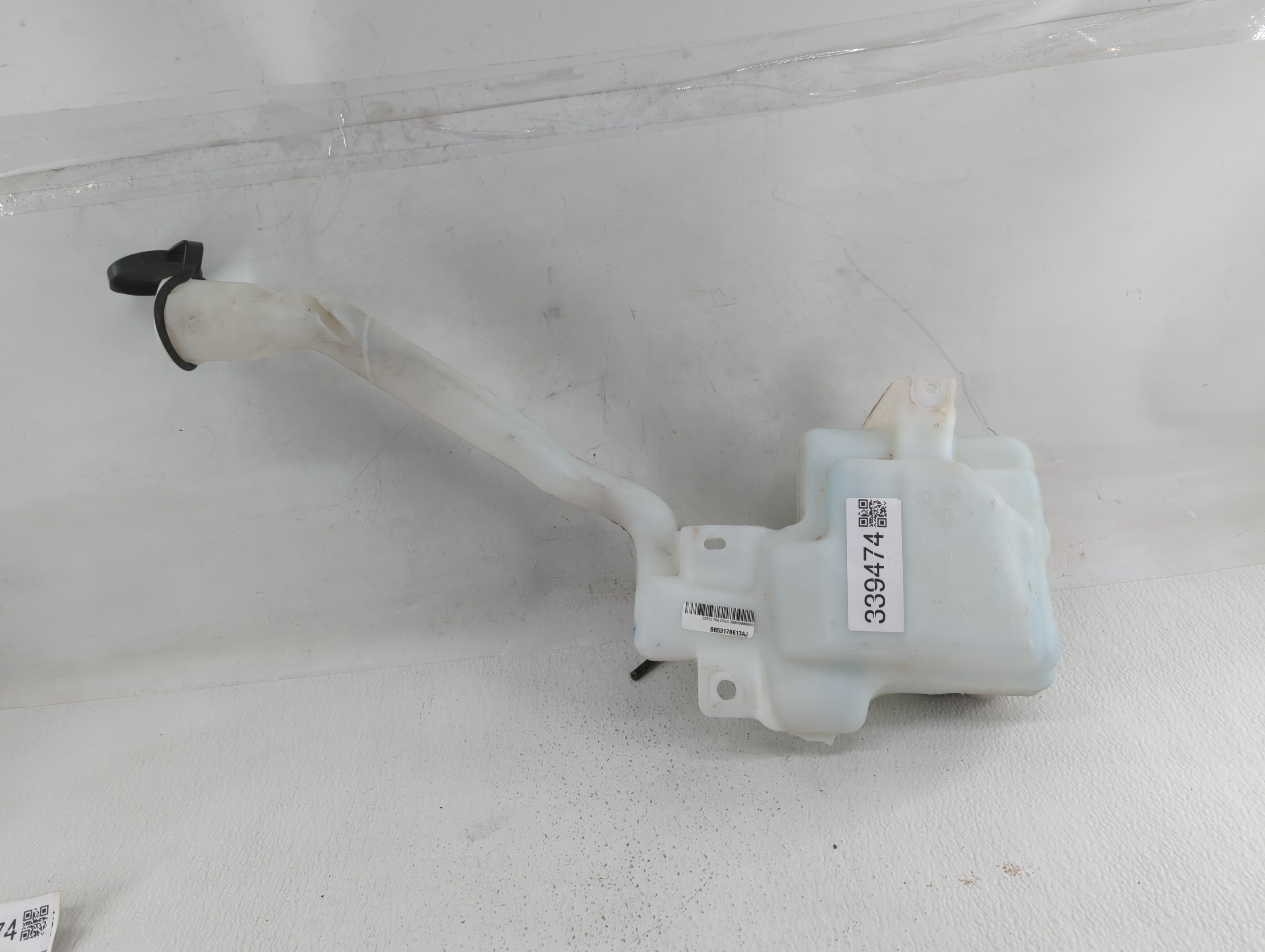 Picture of Ford Explorer Radiator Coolant Overflow Expansion Tank Bottle 339474