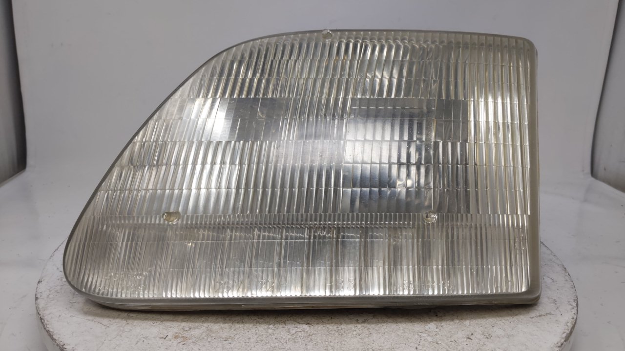 Picture of 1997-2004 Ford F150 Driver Left Oem Head Light Lamp  R8s40b25
