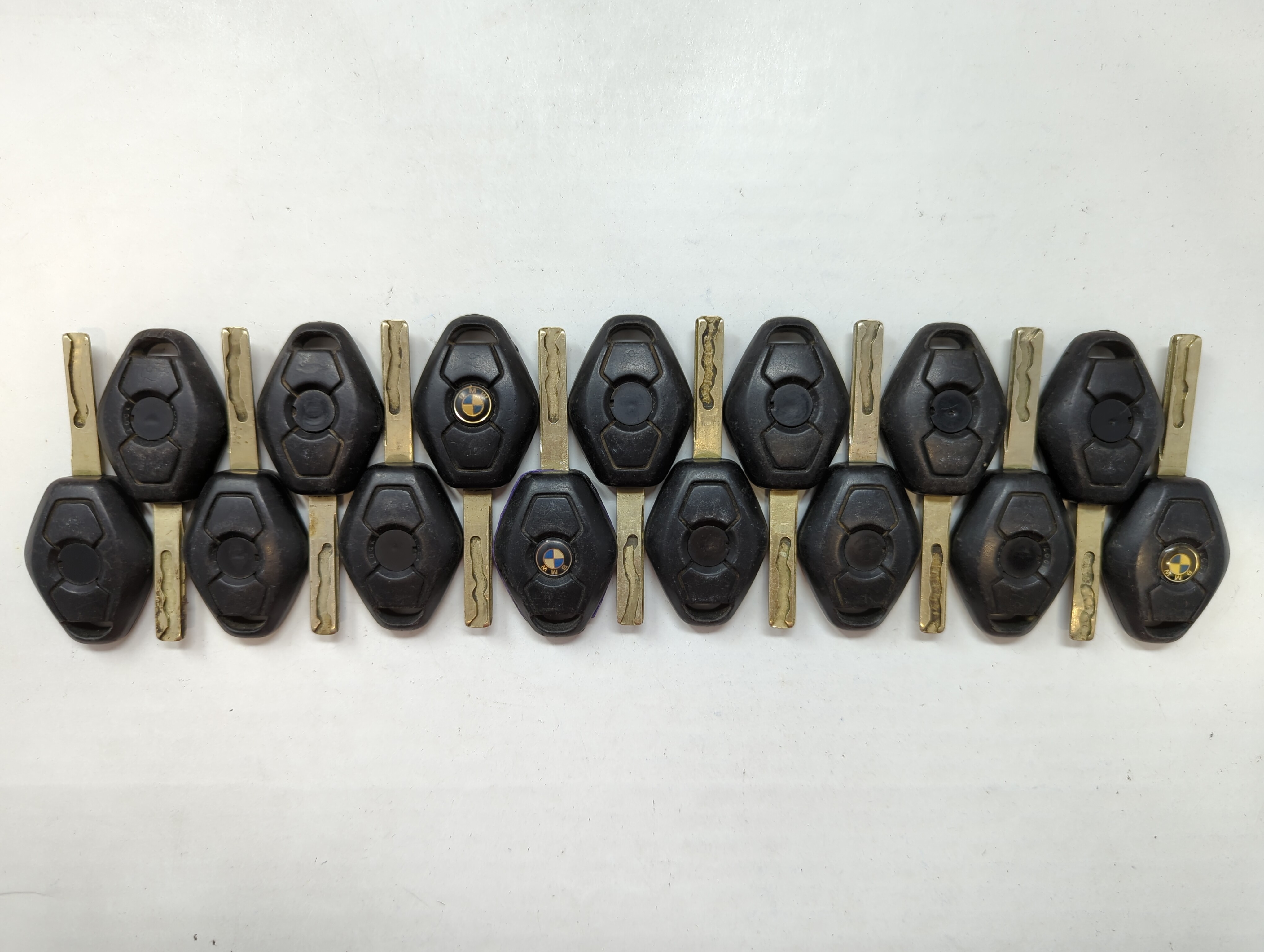 Lot of 30 Bmw X3 Keyless Entry Remote Fob LX8-FZV 8 377 809 9 | 83778099 343688 - Oemusedautoparts1.com