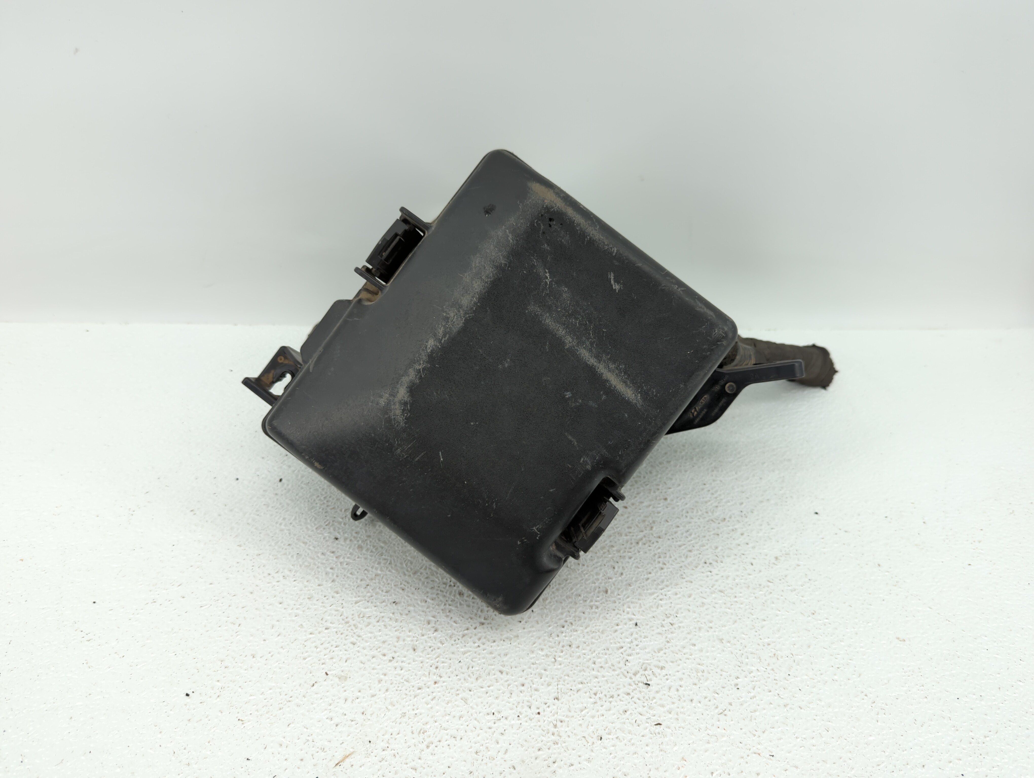 2015-2015 Hyundai Sonata Fusebox Fuse Box Relay Module 351134 - Oemusedautoparts1.com