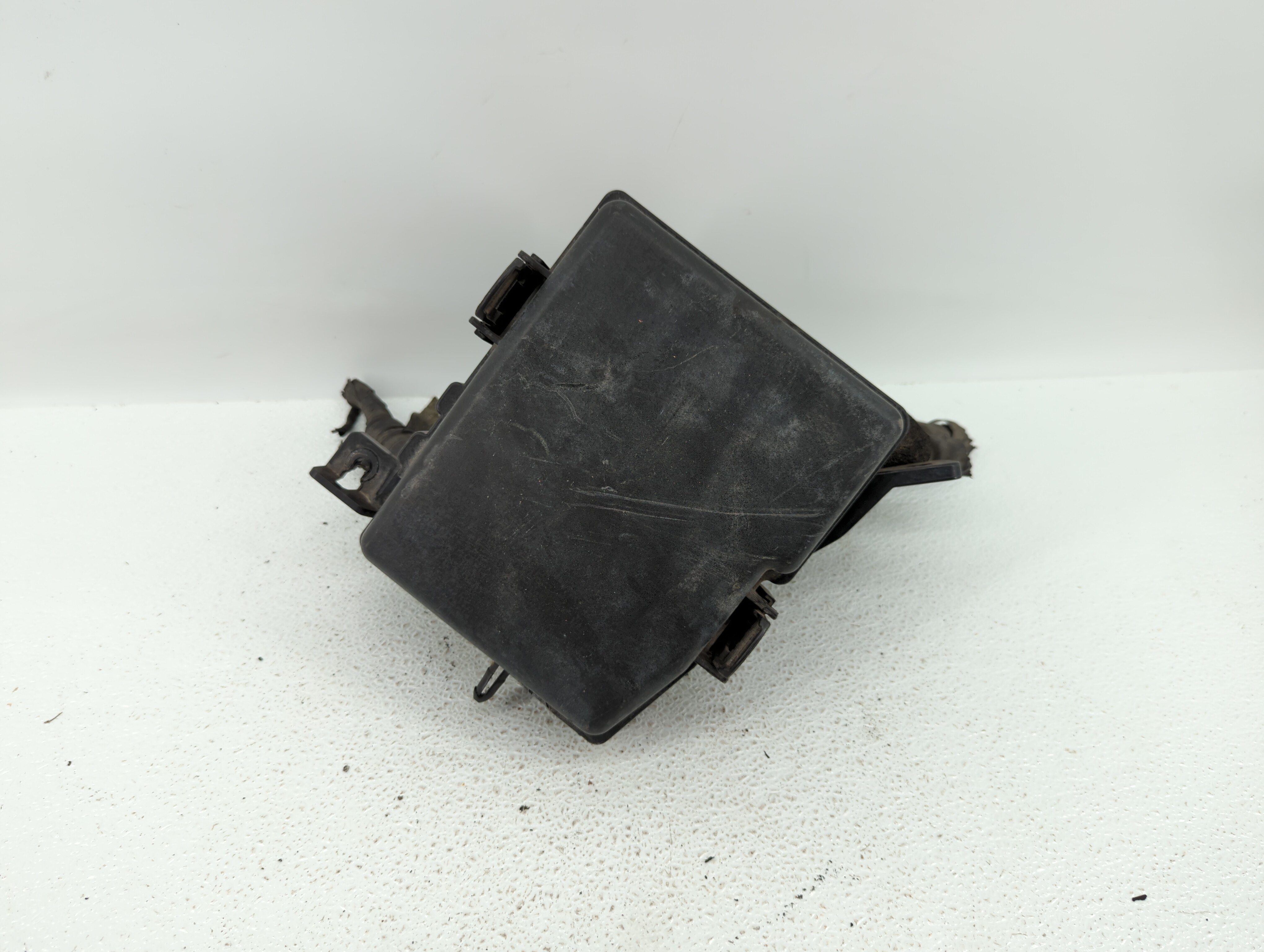 Picture of 2014-2015 Kia Optima Fusebox Fuse Box Relay Module 351244