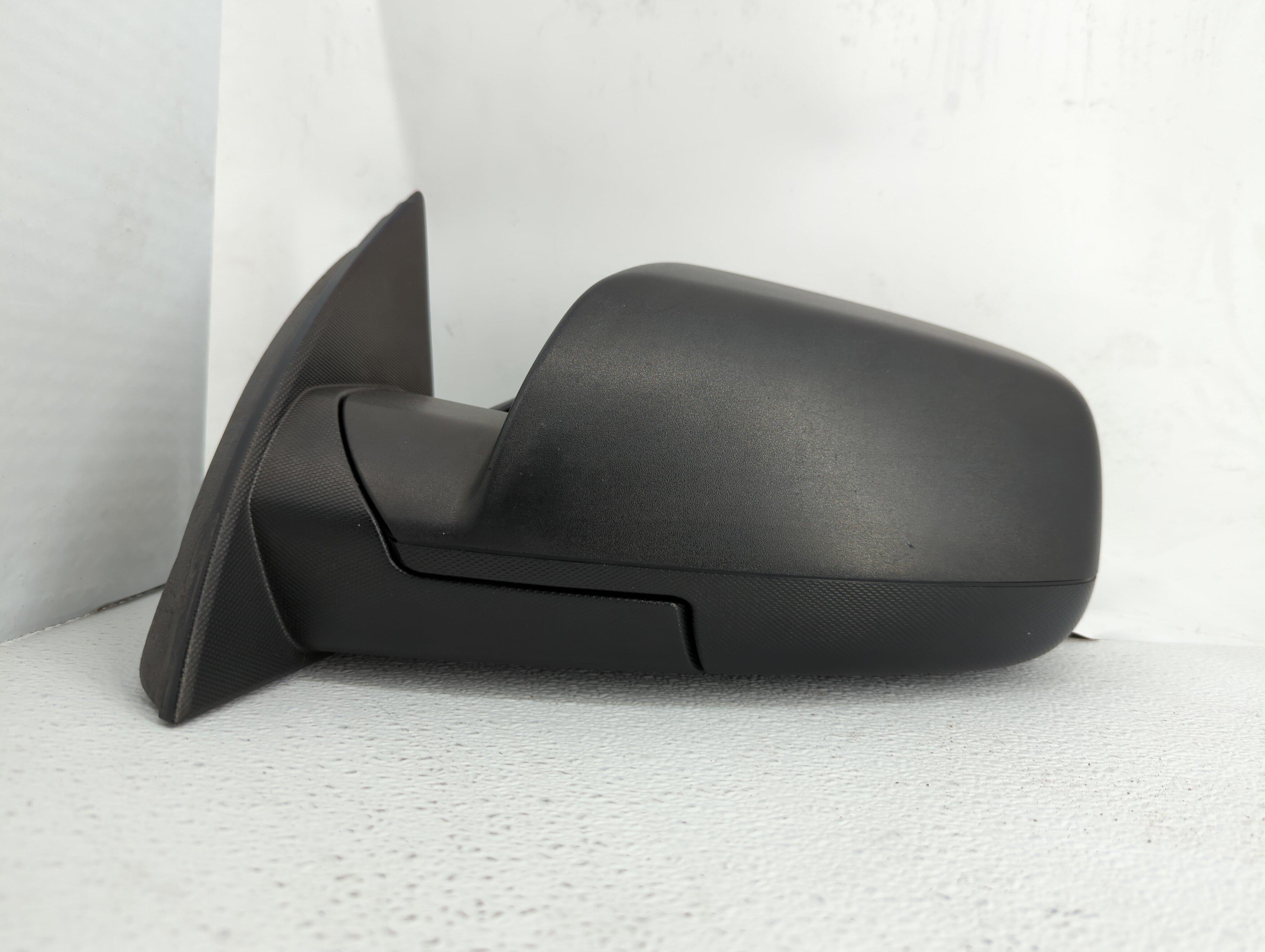 2010-2011 Chevrolet Equinox Driver Left Side View Power Door Mirror Black 354850 - Oemusedautoparts1.com