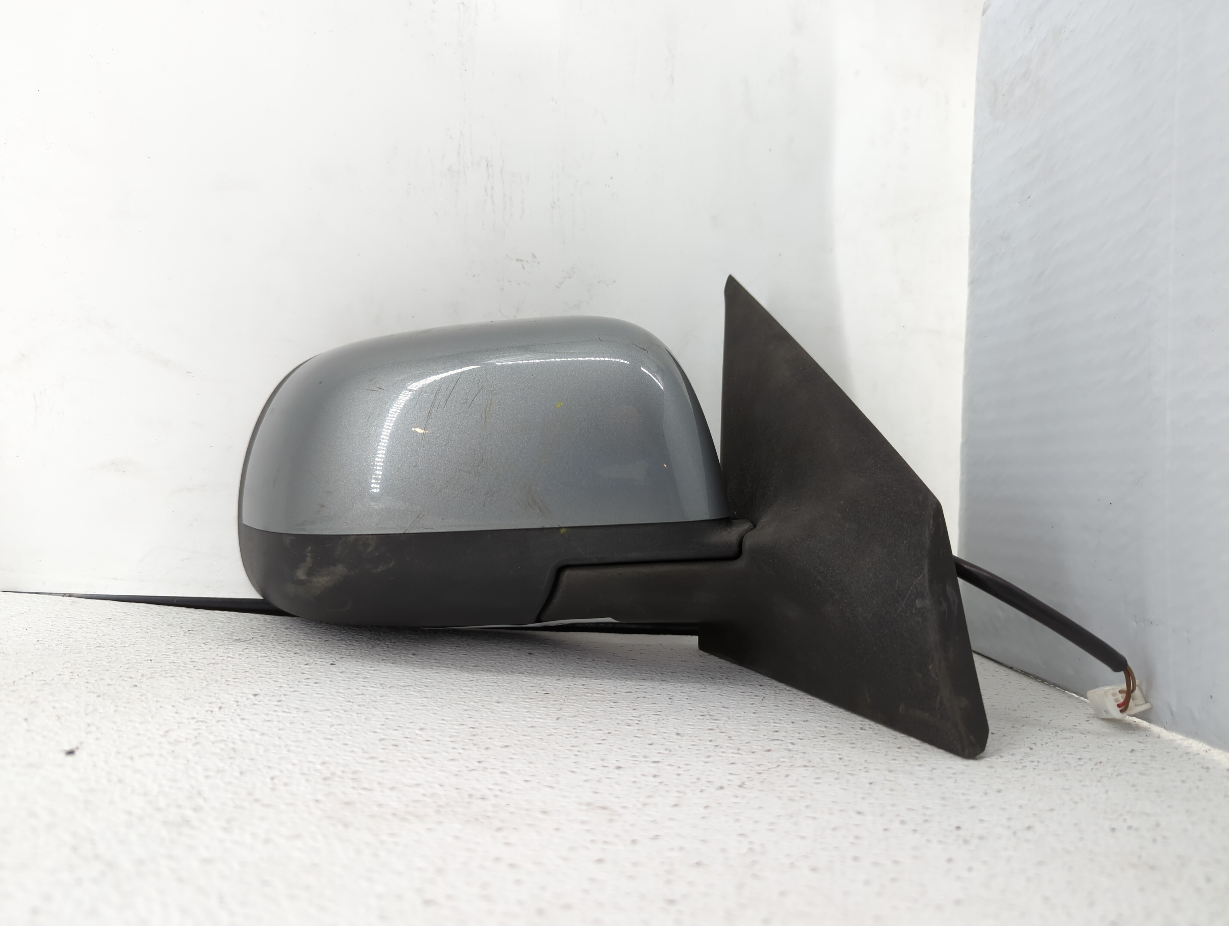 2012-2014 Nissan Versa Passenger Right Side View Power Door Mirror Silver 357891 - Oemusedautoparts1.com