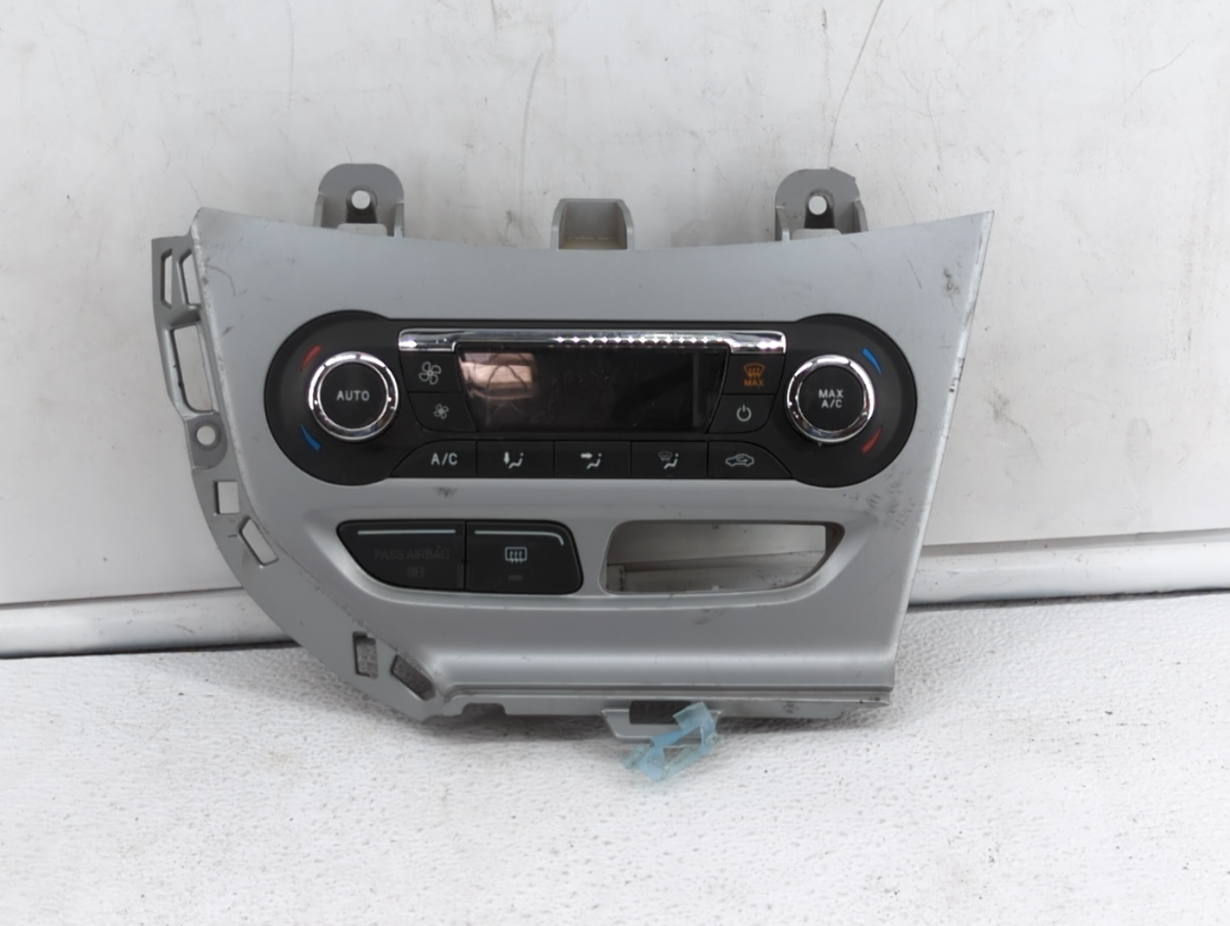 2013-2014 Ford Focus Ac Heater Climate Control Temperature Oem 358209 - Oemusedautoparts1.com