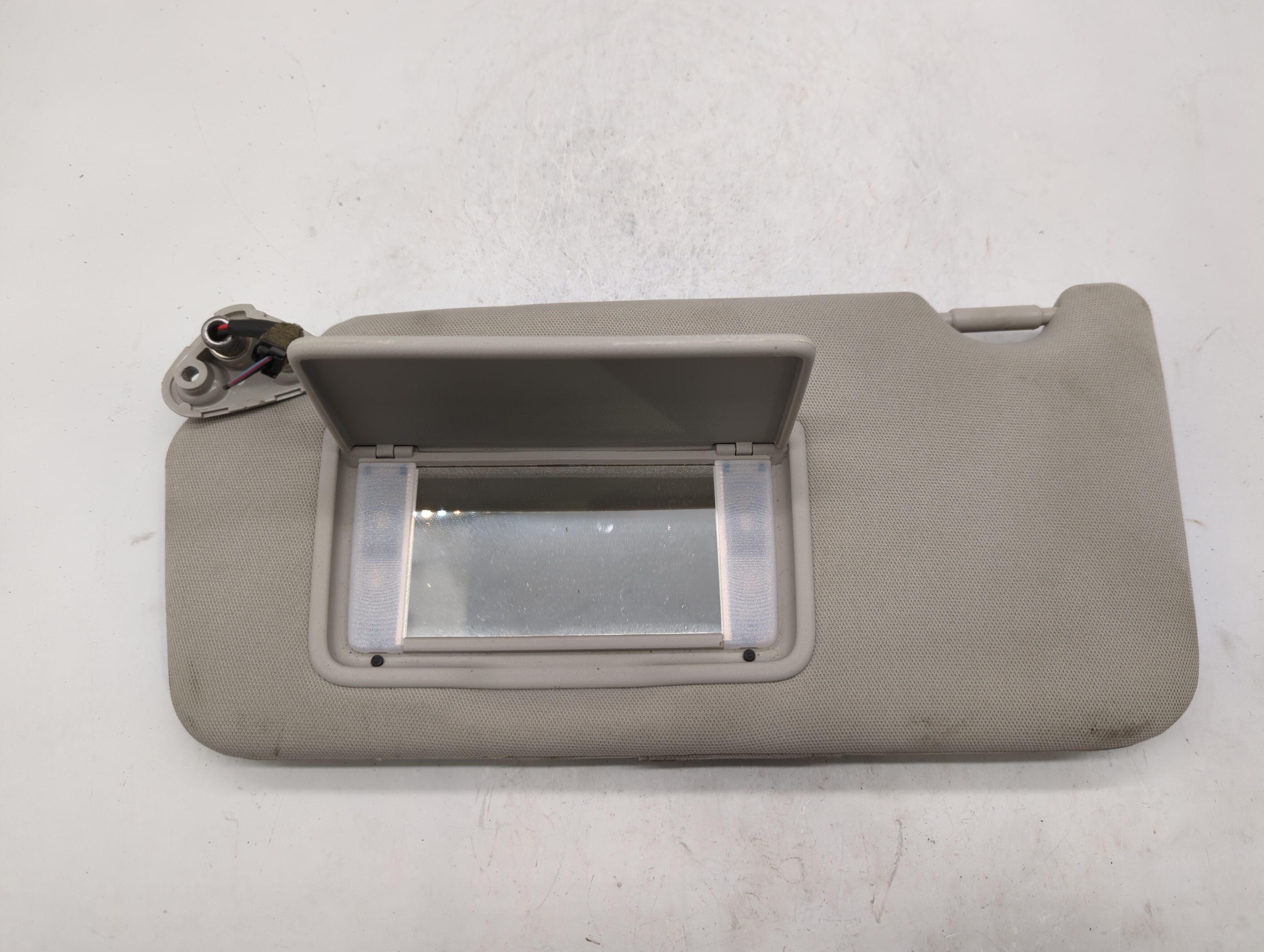 2010-2014 Subaru Legacy Driver Sun Visor Mirror Left Sunvisor Light Grey 360082 - Oemusedautoparts1.com