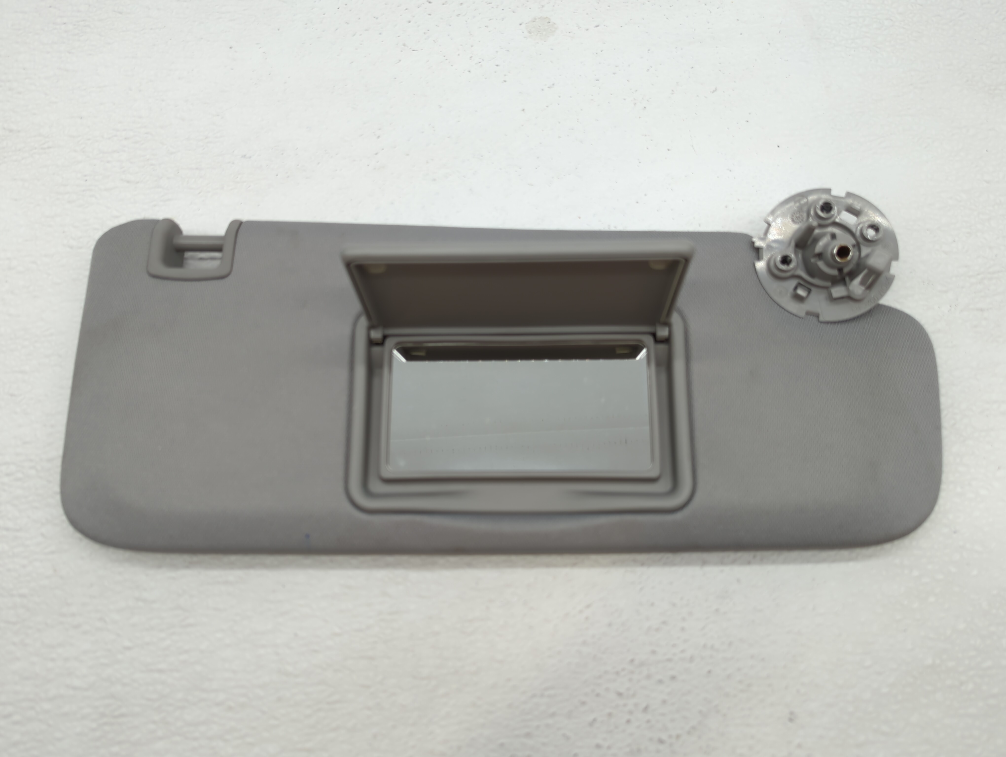 2016-2019 Chevrolet Malibu Passenger Sun Visor Mirror Right Sunvisor 365126 - Oemusedautoparts1.com