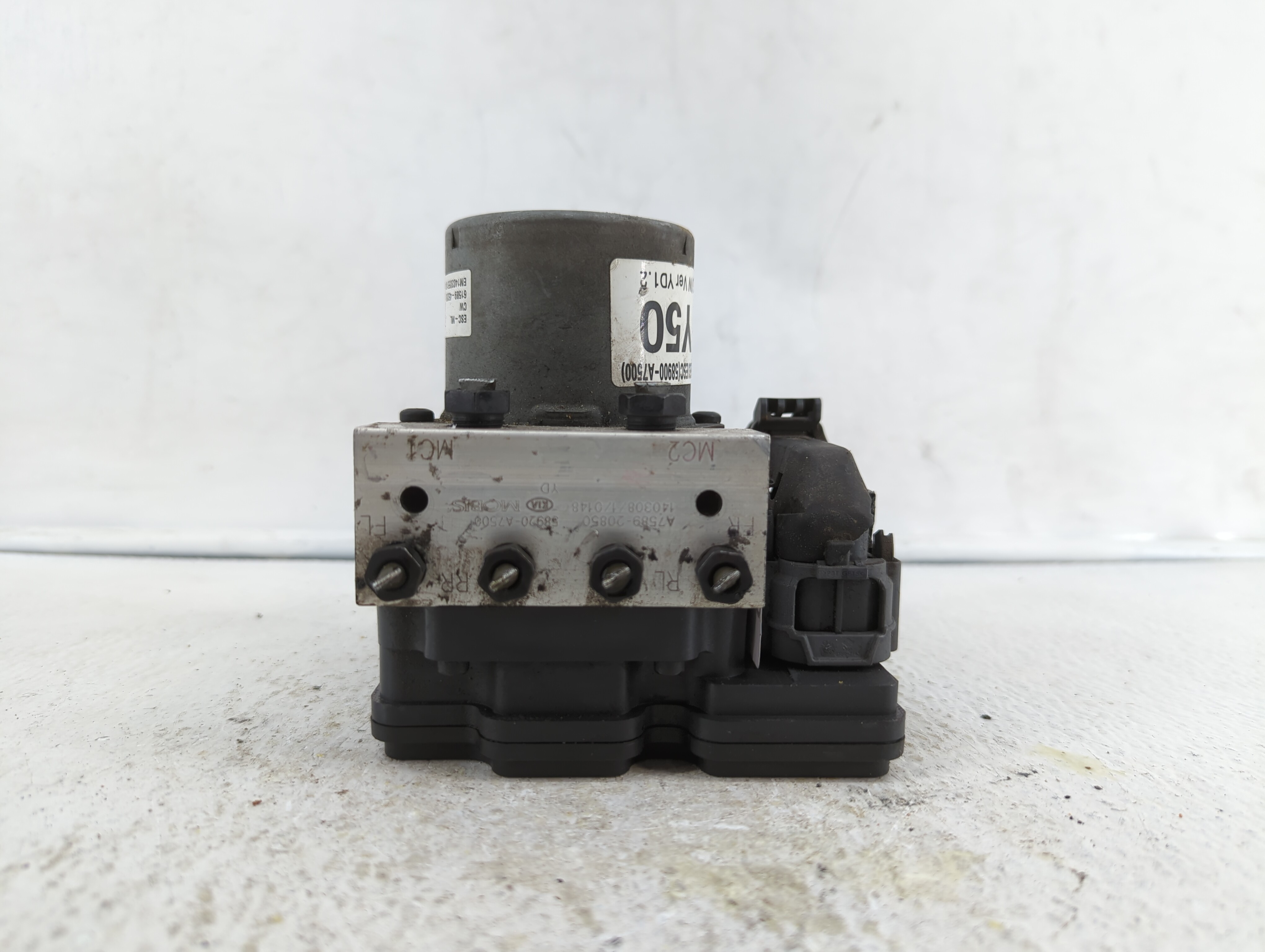 Picture of Kia Forte Abs Pump Control Module 367203